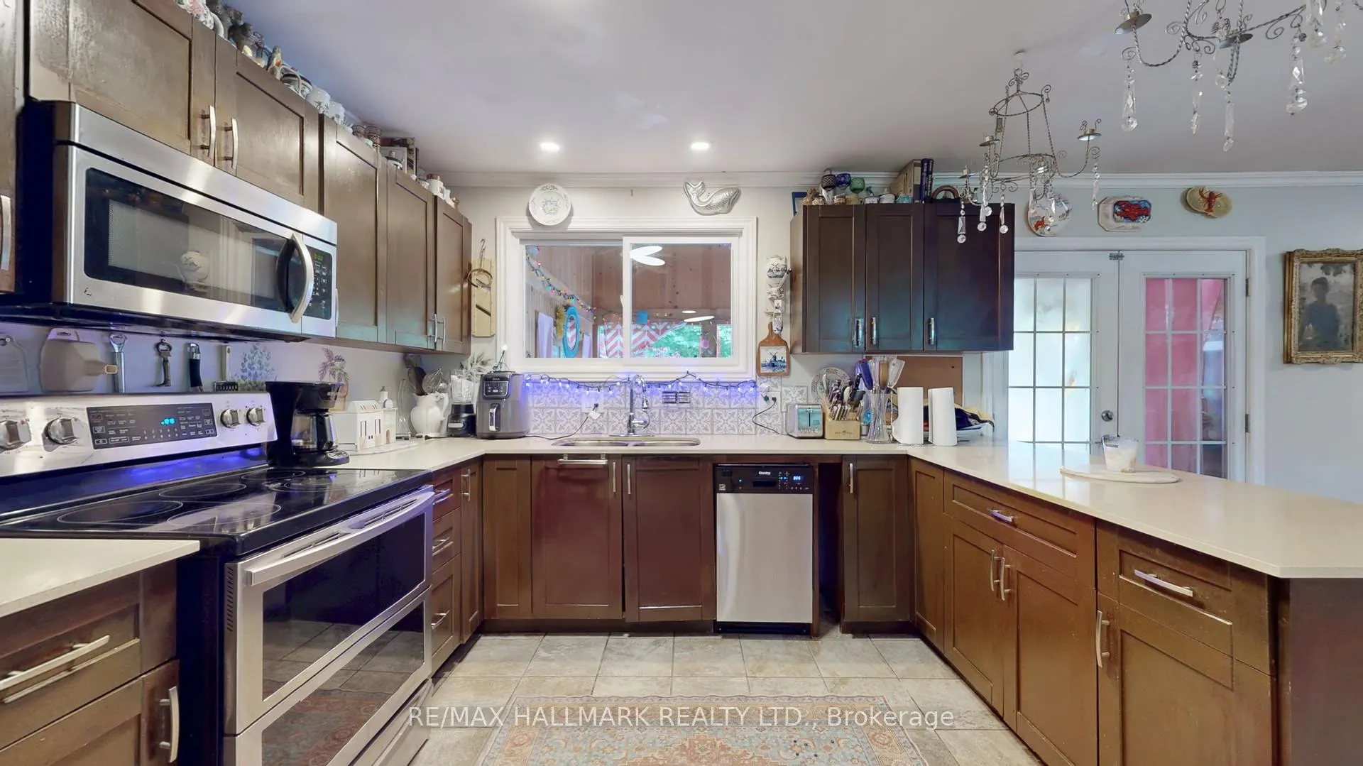 Photo 10 of 14 Sellens Avenue, Bracebridge, Macaulay — HOMEH