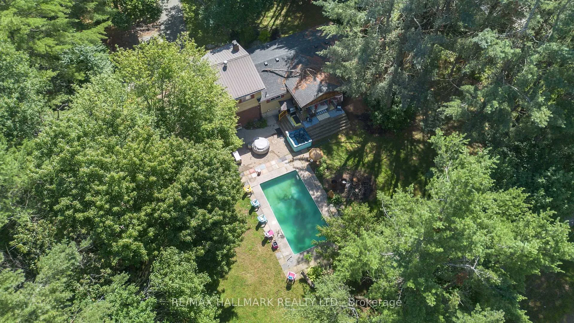 Photo 46 of 14 Sellens Avenue, Bracebridge, Macaulay — HOMEH