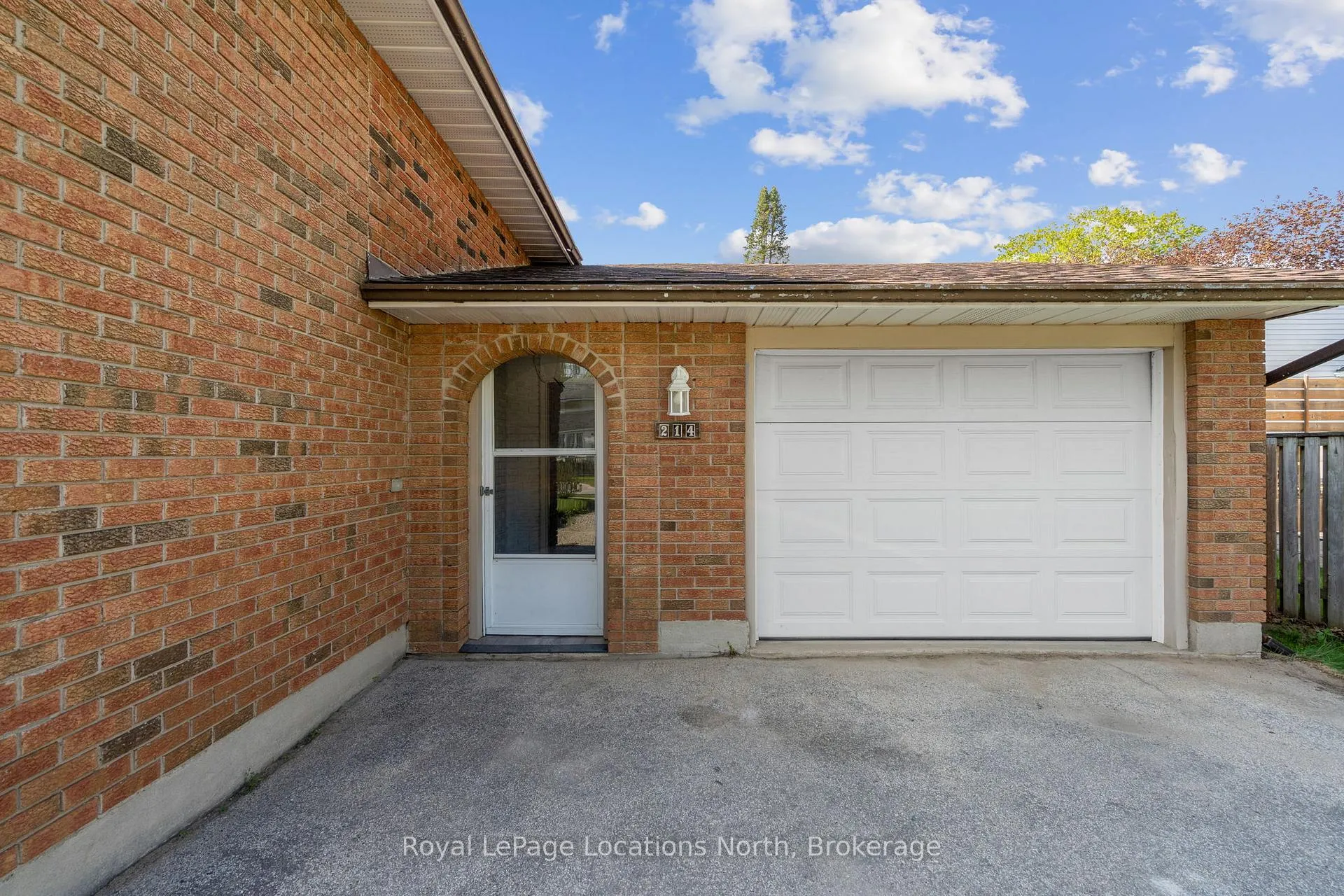 Photo 3 of 214 Sunnidale Street, Clearview, Stayner — HOMEH