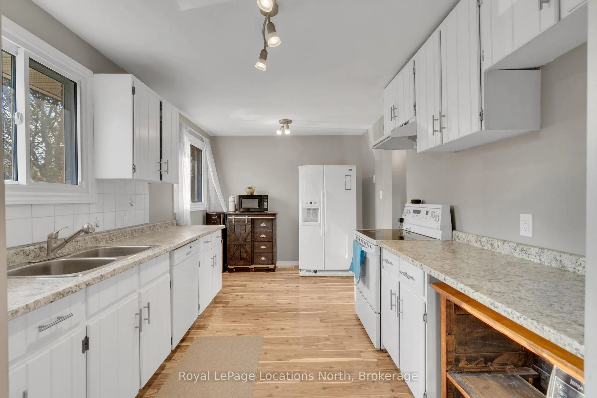 Photo 14 of 214 Sunnidale Street, Clearview, Stayner — HOMEH
