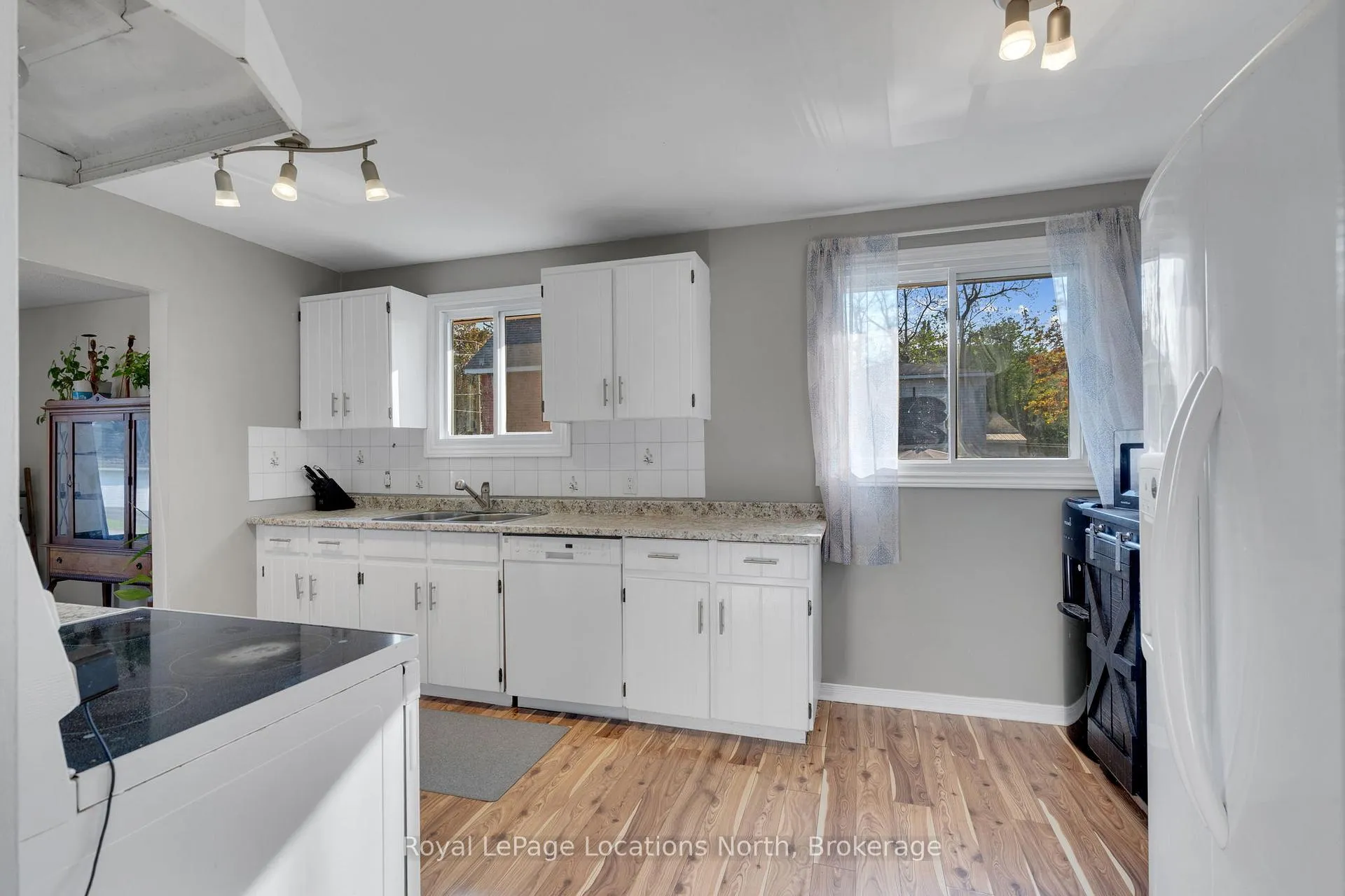 Photo 16 of 214 Sunnidale Street, Clearview, Stayner — HOMEH
