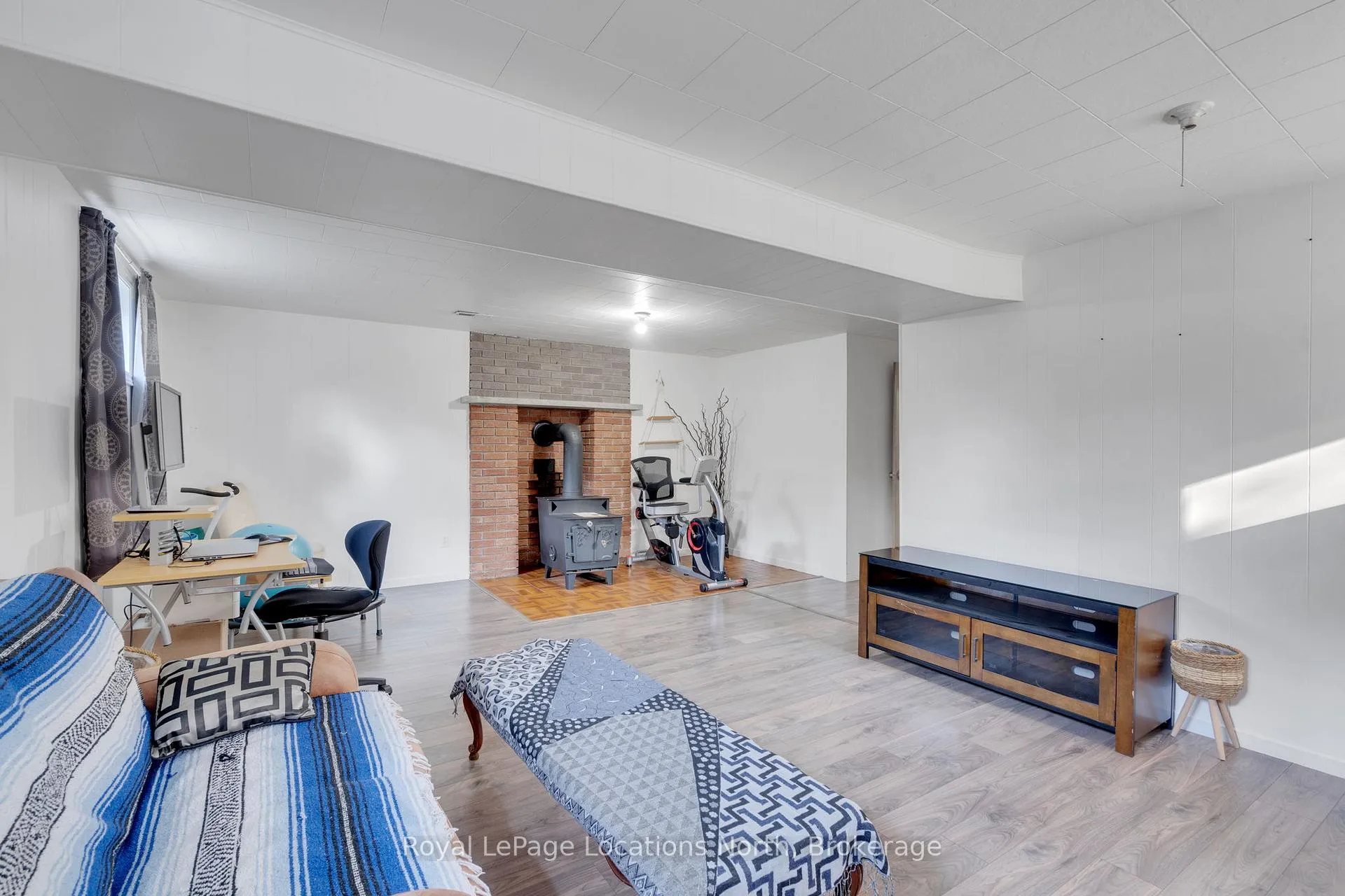 Photo 34 of 214 Sunnidale Street, Clearview, Stayner — HOMEH
