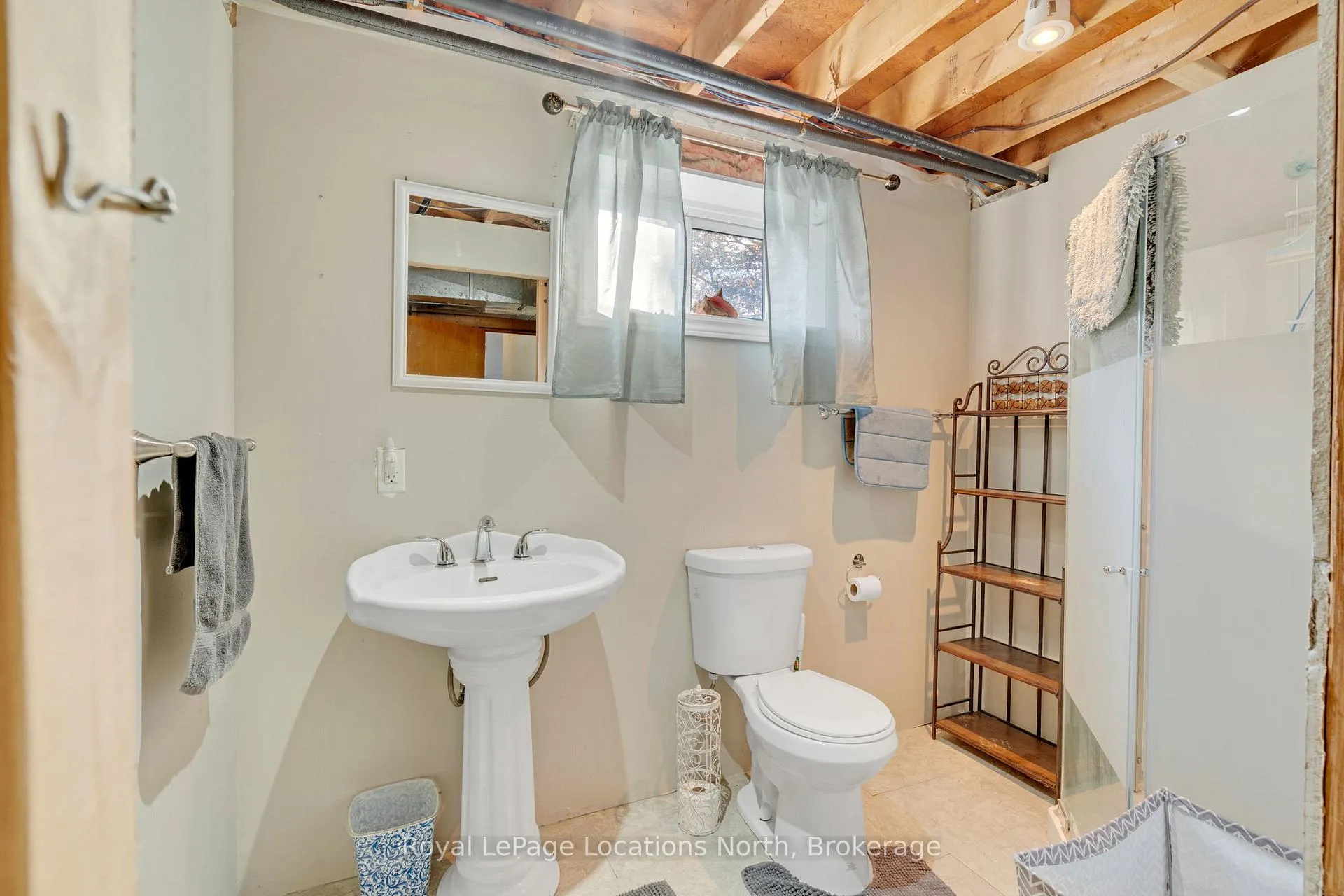 Photo 35 of 214 Sunnidale Street, Clearview, Stayner — HOMEH