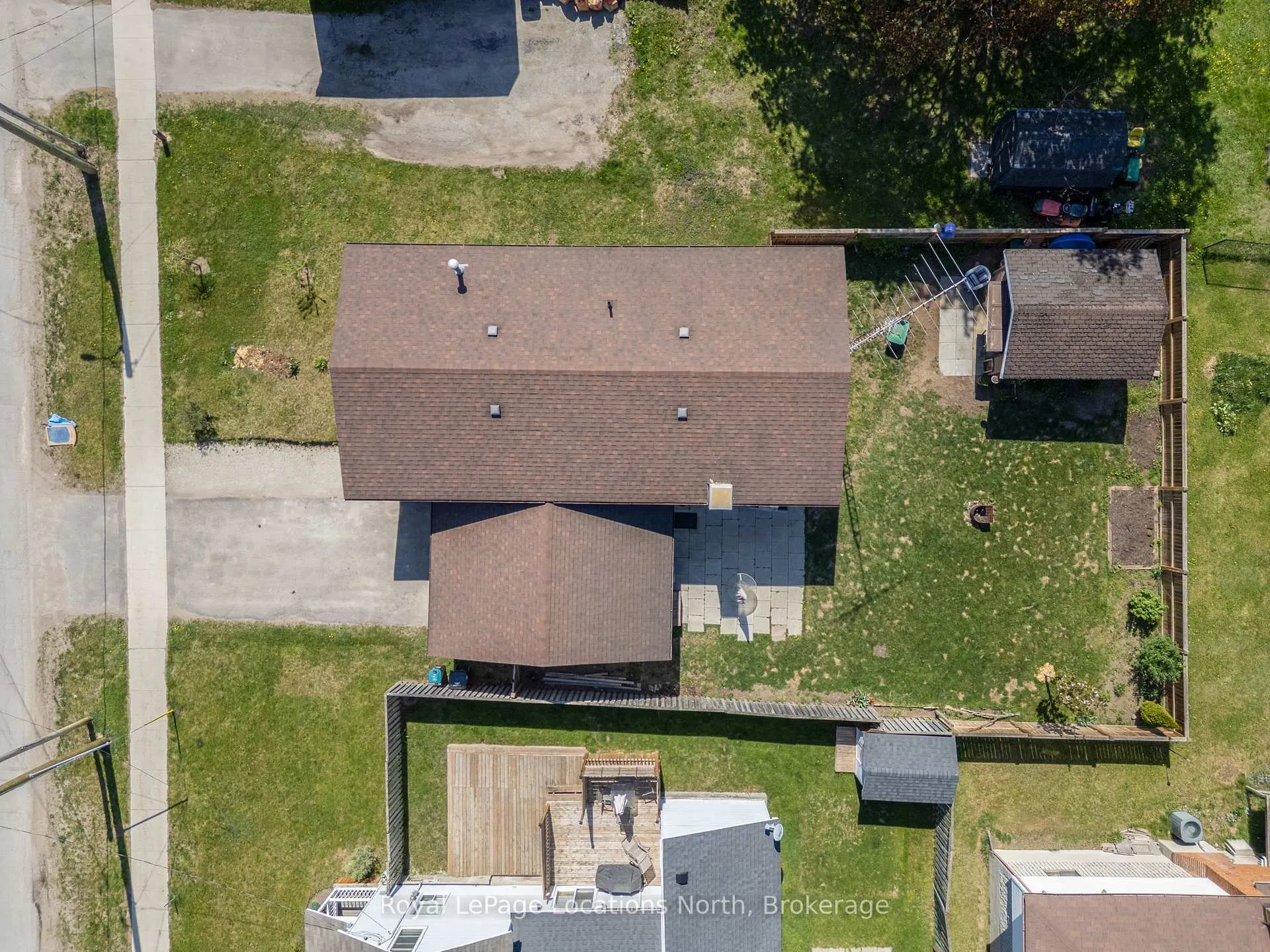 Photo 43 of 214 Sunnidale Street, Clearview, Stayner — HOMEH
