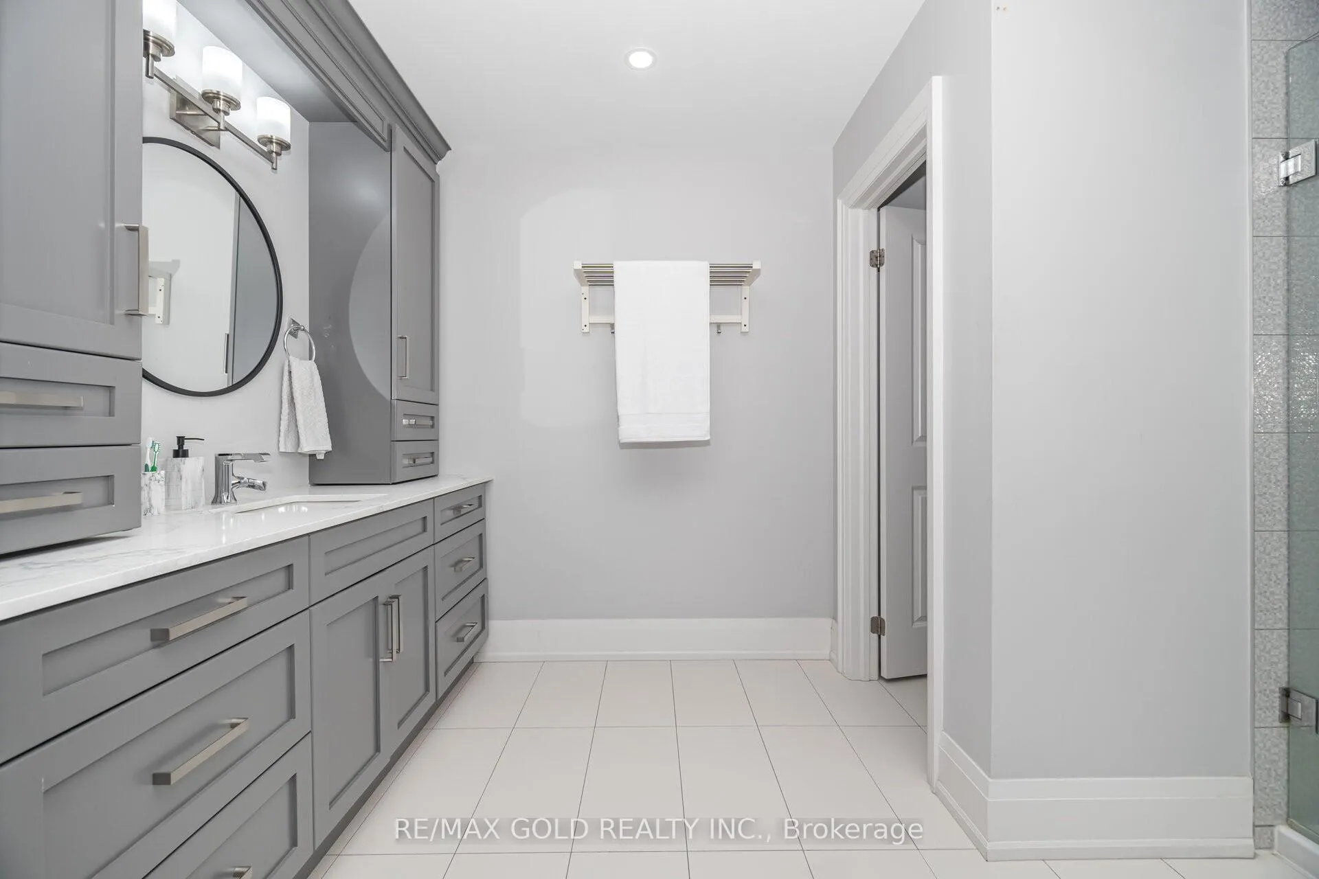 Photo 15 of 10 Donnan Drive W, New Tecumseth, Tottenham — HOMEH