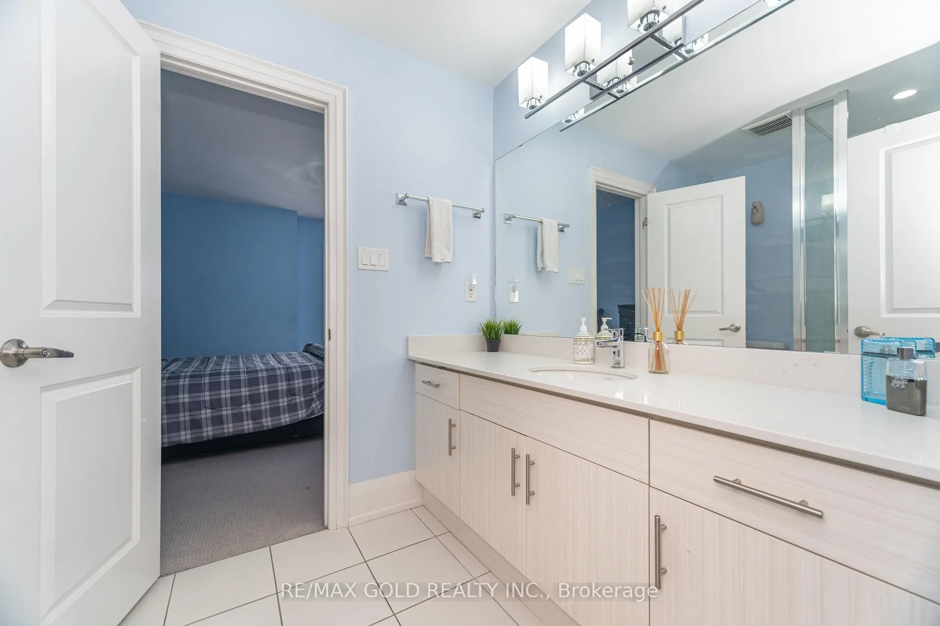 Photo 19 of 10 Donnan Drive W, New Tecumseth, Tottenham — HOMEH