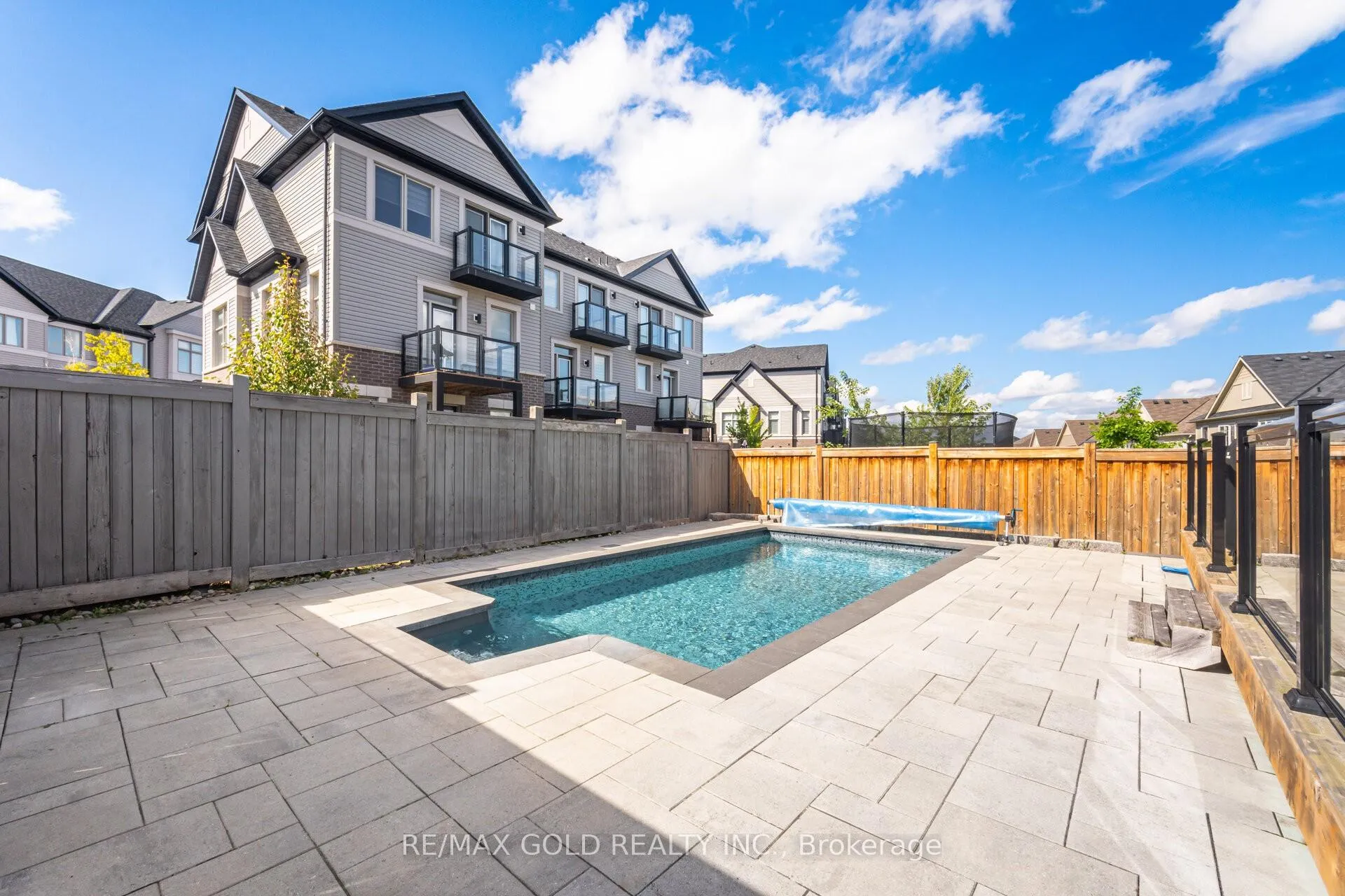 Photo 24 of 10 Donnan Drive W, New Tecumseth, Tottenham — HOMEH