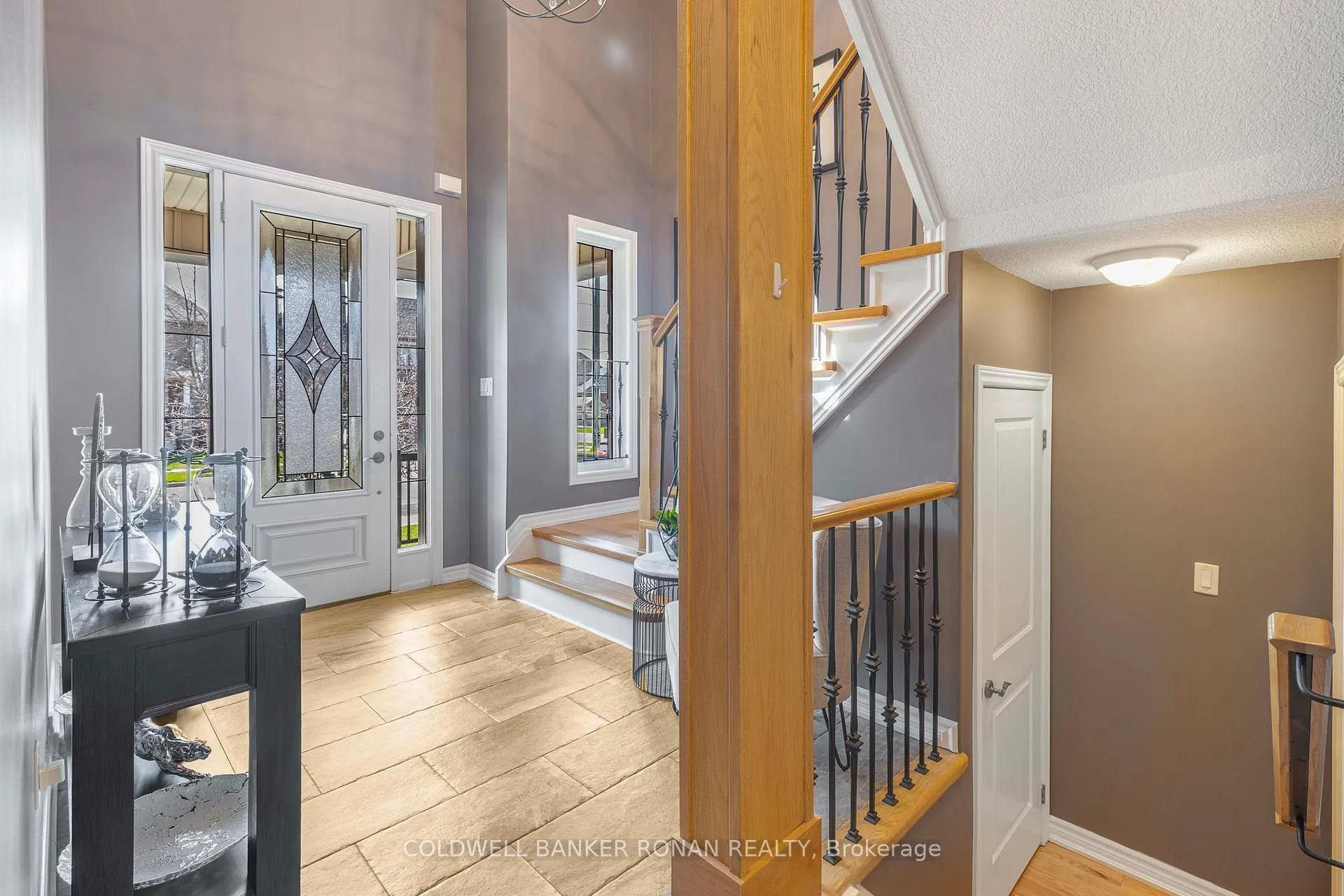 Photo 5 of 215 Eighth Avenue, New Tecumseth, Alliston — HOMEH