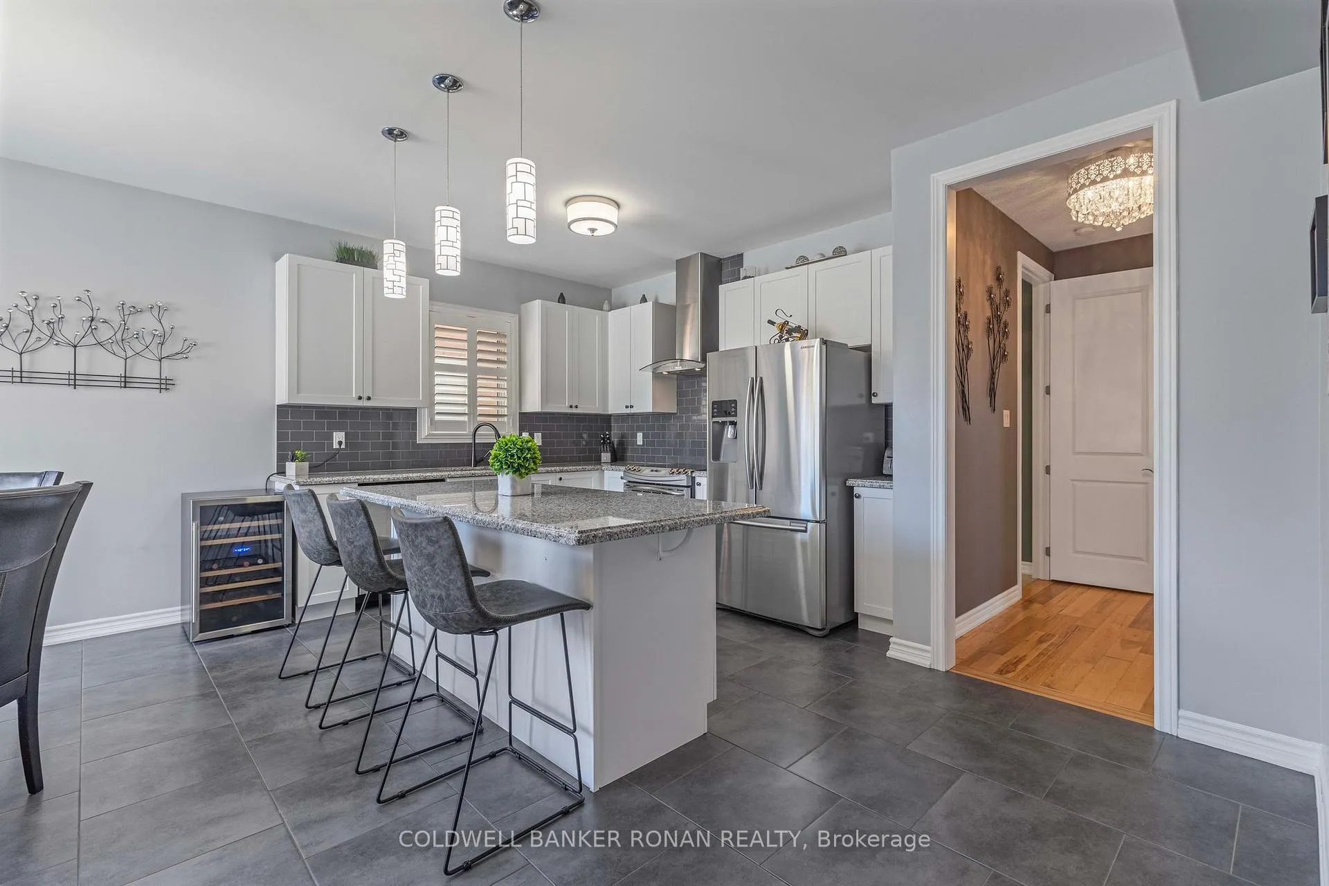 Photo 8 of 215 Eighth Avenue, New Tecumseth, Alliston — HOMEH