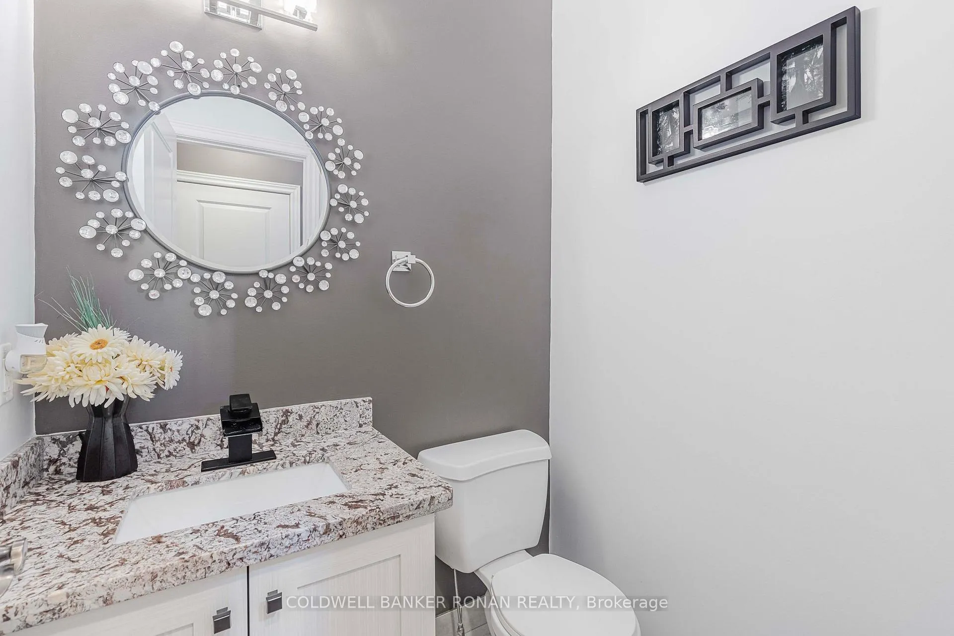 Photo 16 of 215 Eighth Avenue, New Tecumseth, Alliston — HOMEH
