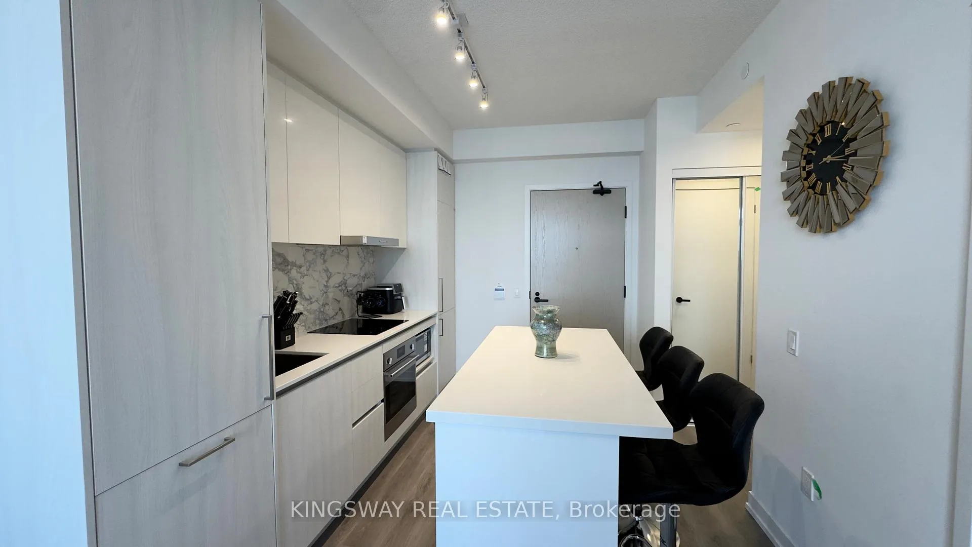 Photo 4 of Unit 5310, 225 Commerce Street, Vaughan, Vaughan Corporate Centre — HOMEH