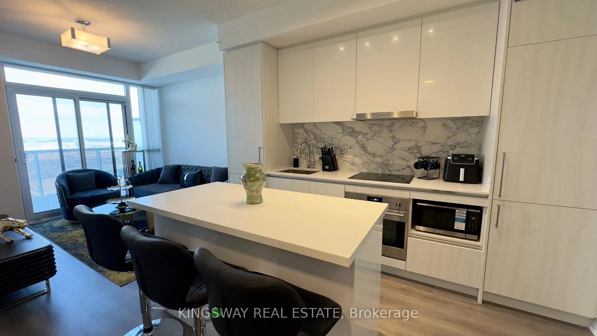 Photo 7 of Unit 5310, 225 Commerce Street, Vaughan, Vaughan Corporate Centre — HOMEH