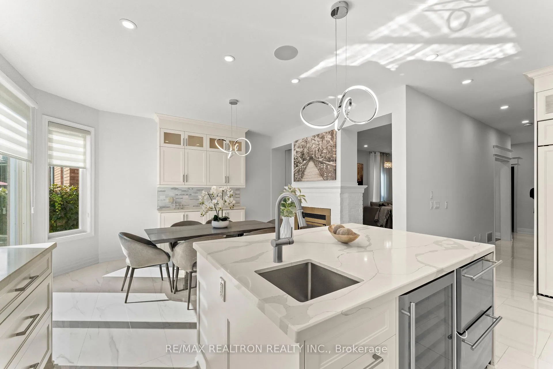 Photo 4 of 37 Oakhurst Drive, Vaughan, Beverley Glen — HOMEH