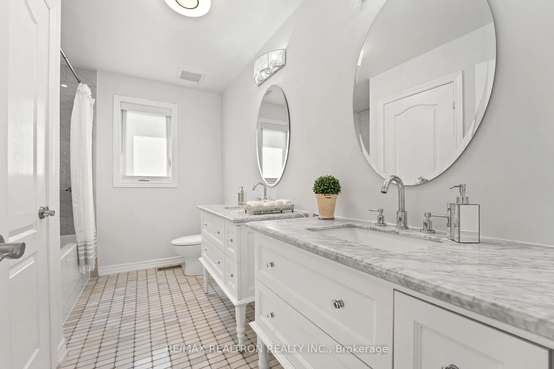 Photo 26 of 37 Oakhurst Drive, Vaughan, Beverley Glen — HOMEH