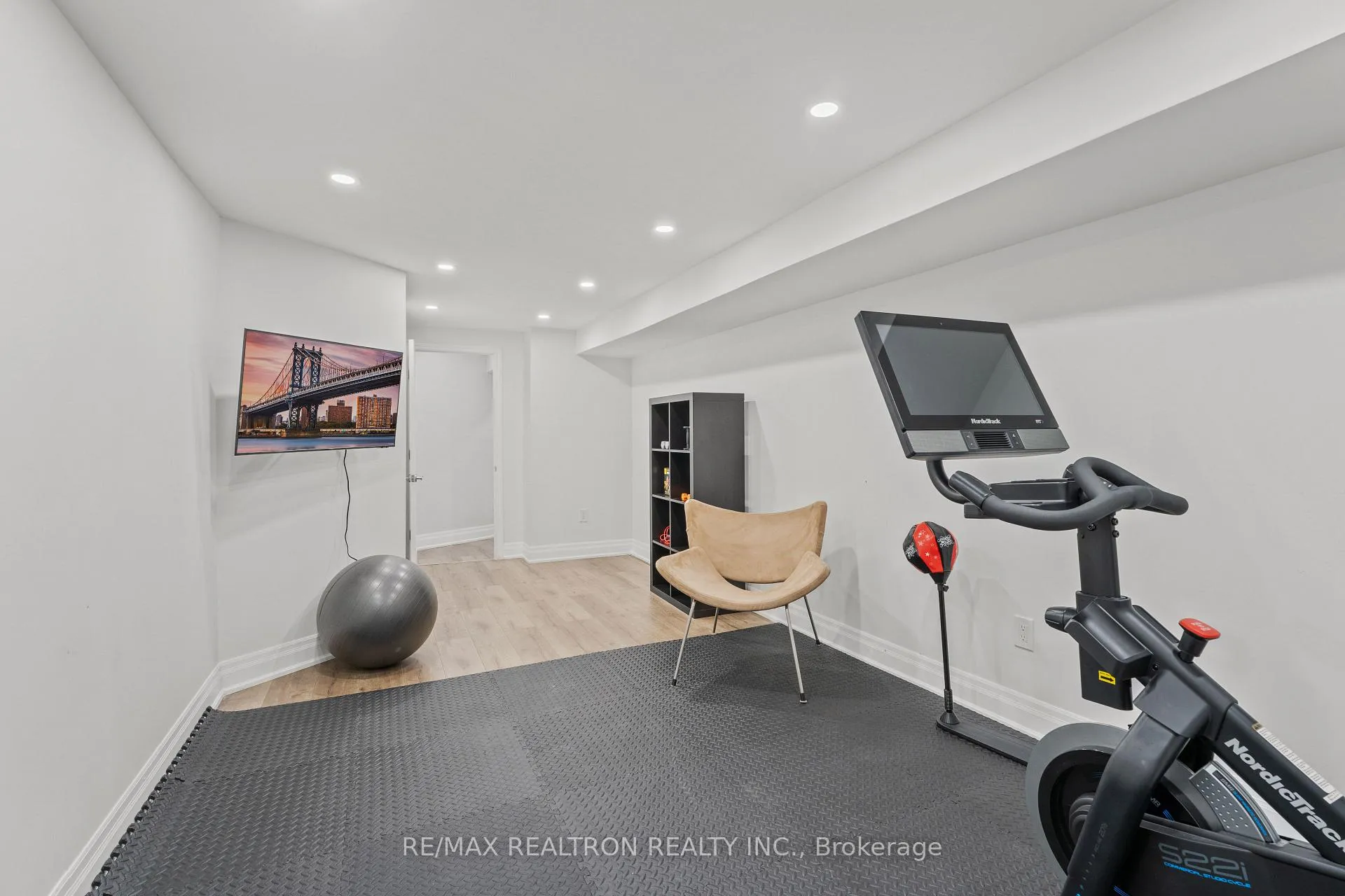 Photo 31 of 37 Oakhurst Drive, Vaughan, Beverley Glen — HOMEH
