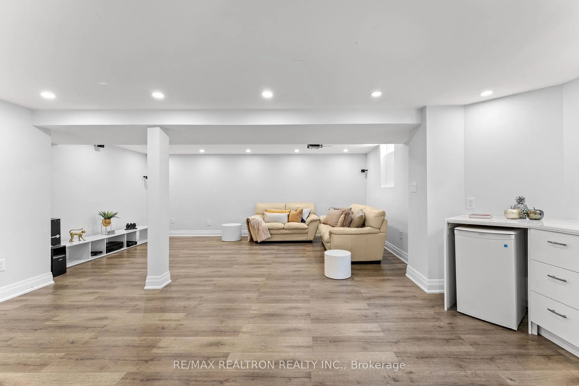 Photo 34 of 37 Oakhurst Drive, Vaughan, Beverley Glen — HOMEH