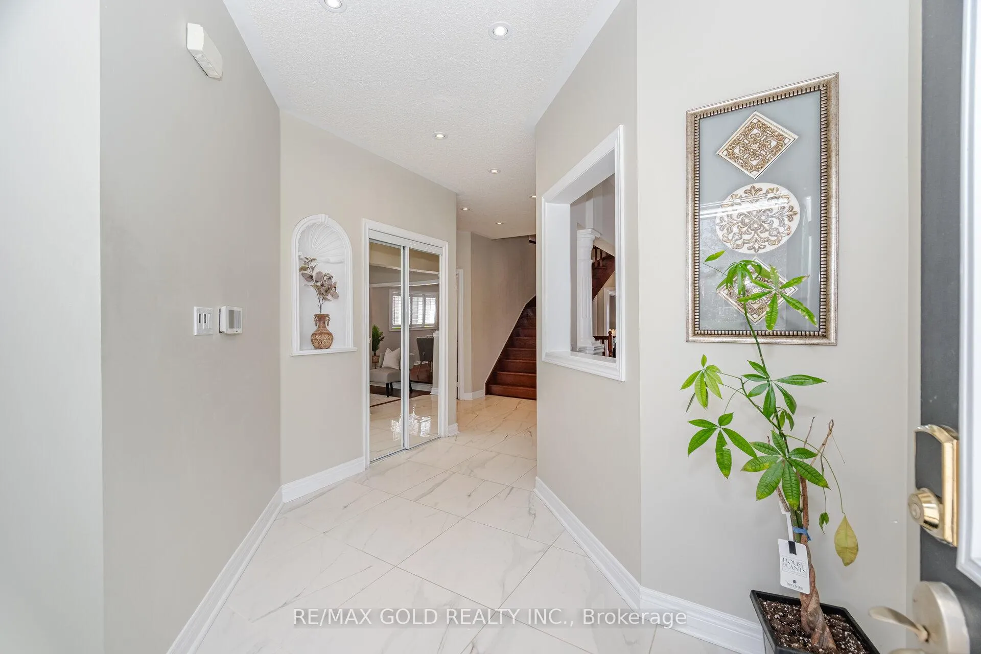 Photo 5 of 55 Royal Valley Drive, Caledon, Rural Caledon — HOMEH