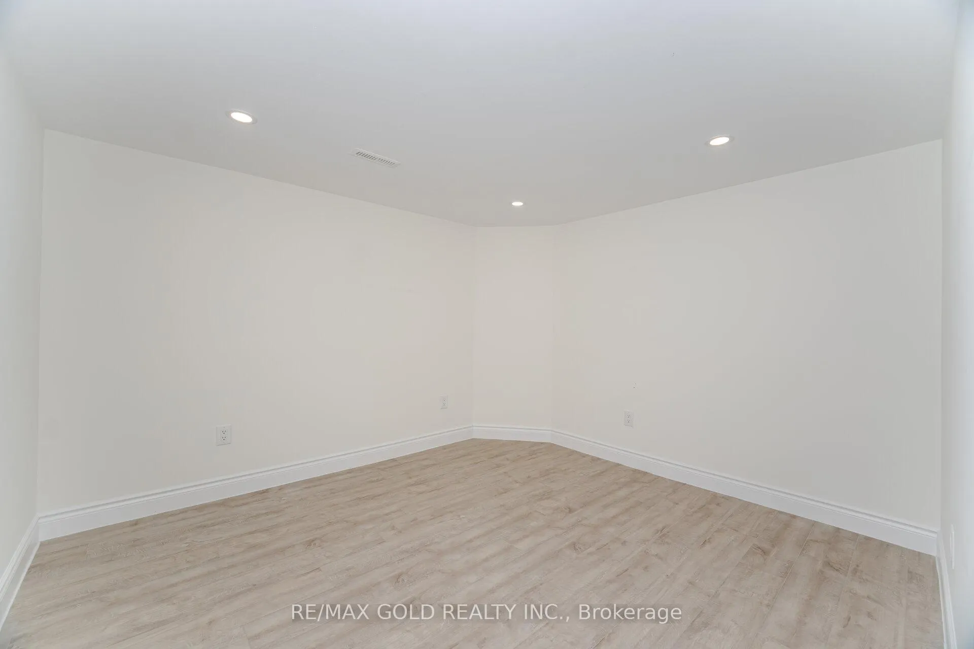 Photo 44 of 55 Royal Valley Drive, Caledon, Rural Caledon — HOMEH