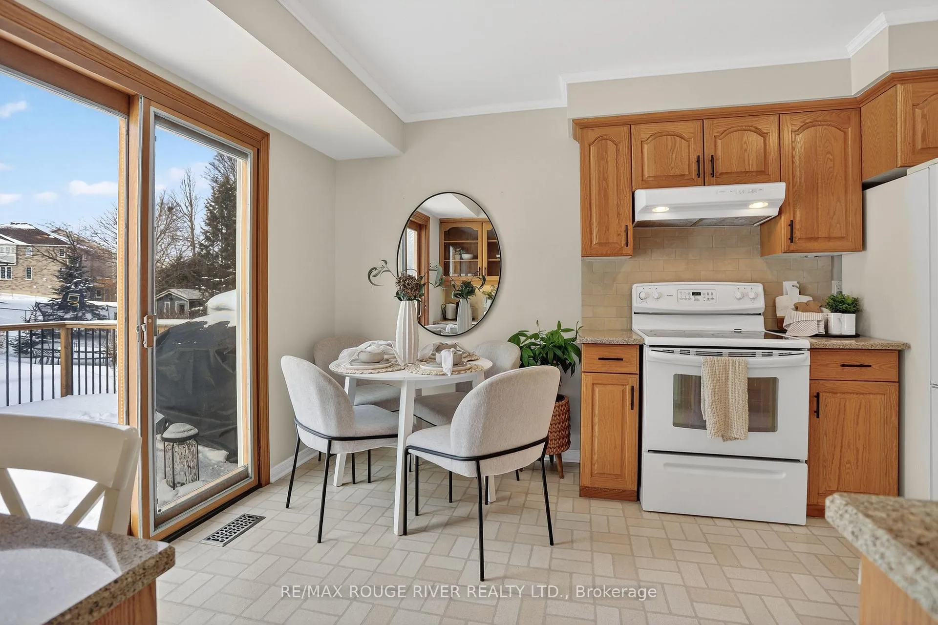 Photo 17 of 244 Union Avenue, Scugog, Port Perry — HOMEH