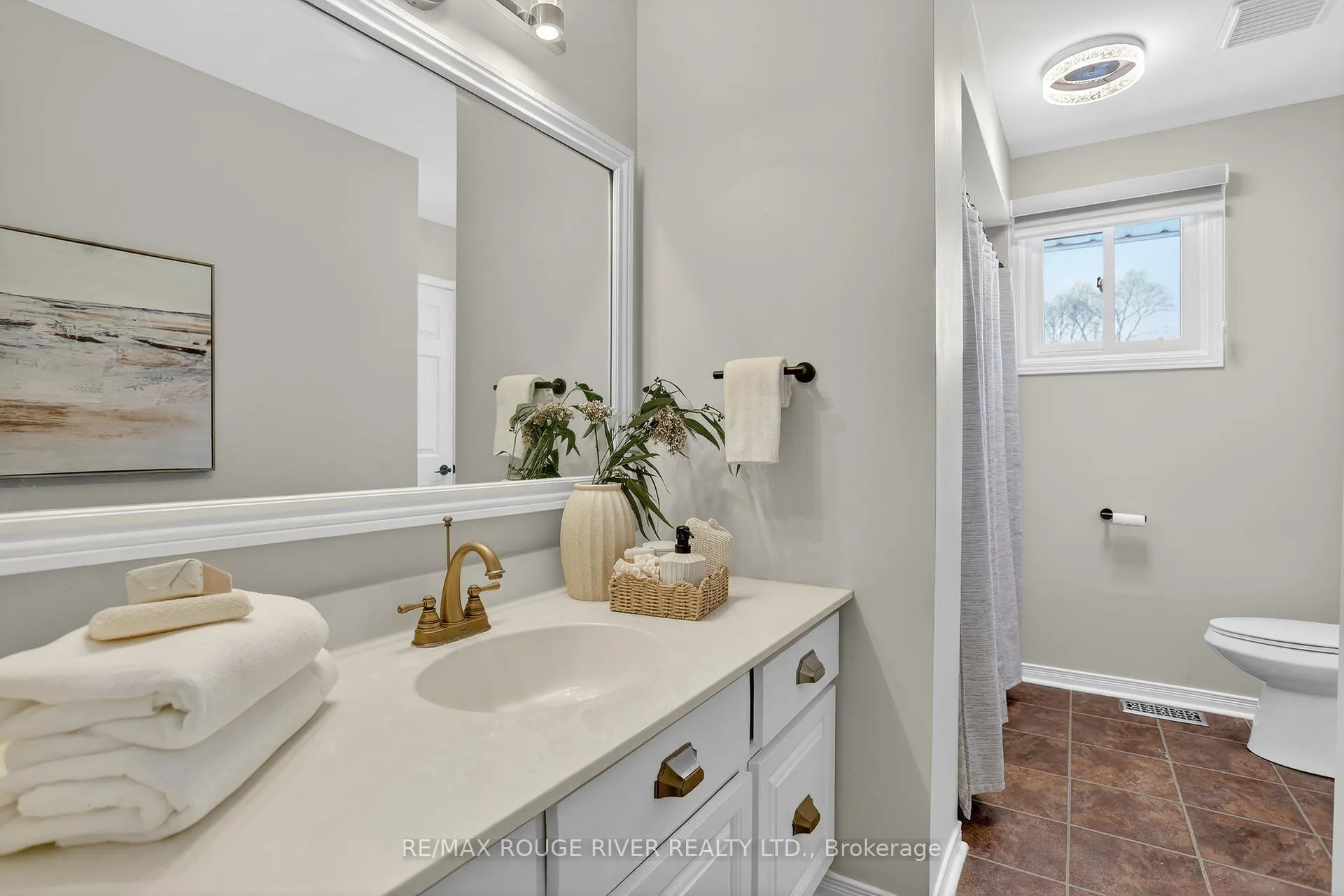 Photo 21 of 244 Union Avenue, Scugog, Port Perry — HOMEH