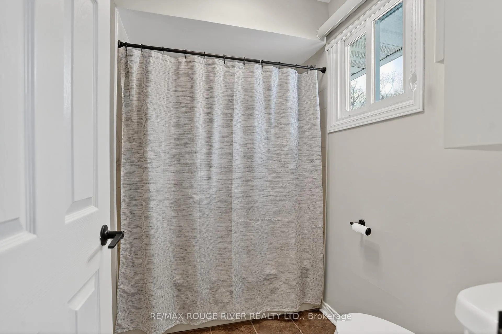 Photo 22 of 244 Union Avenue, Scugog, Port Perry — HOMEH