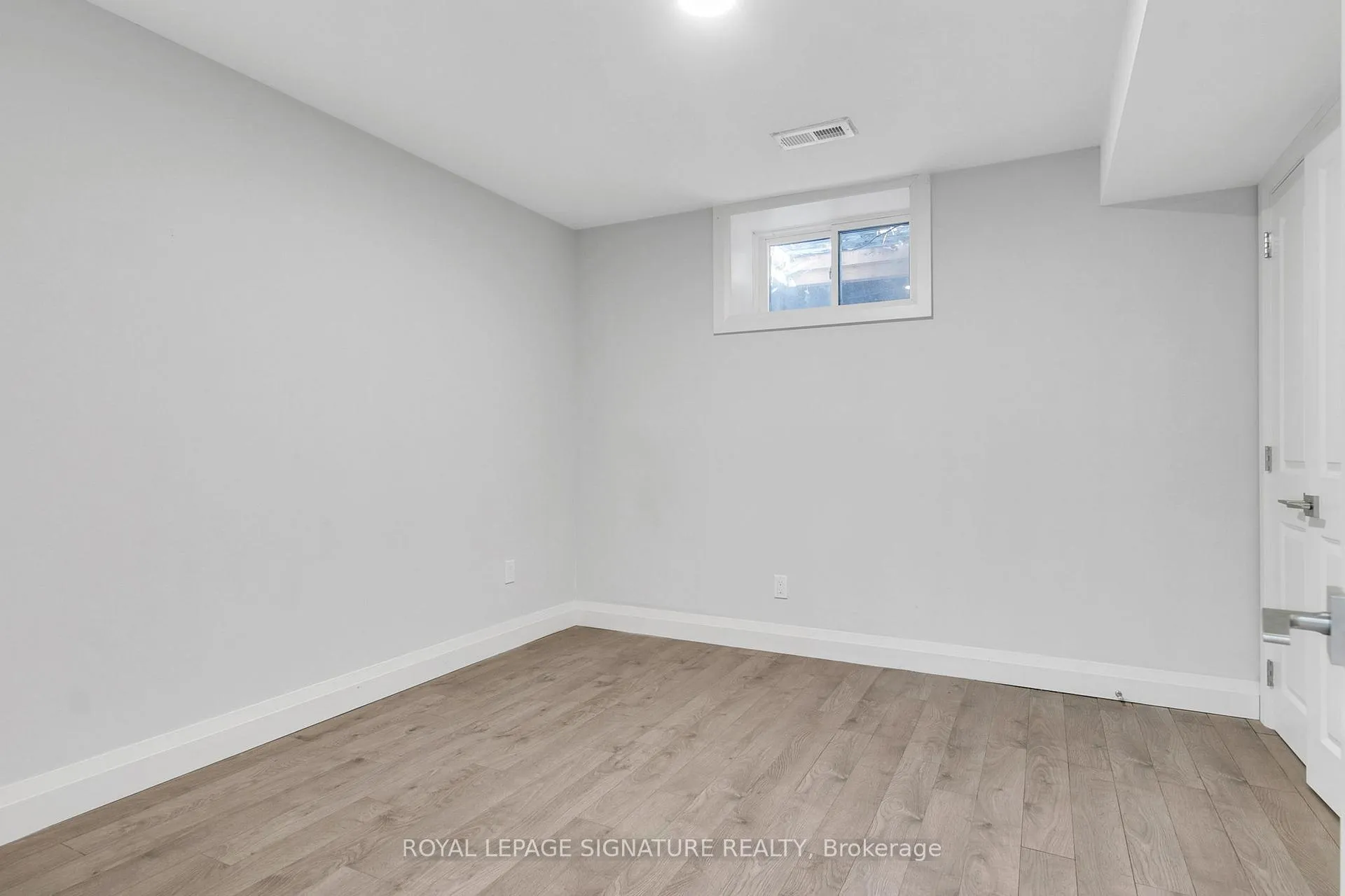 Photo 19 of 63 Thyra Avenue, Toronto, Crescent Town — HOMEH