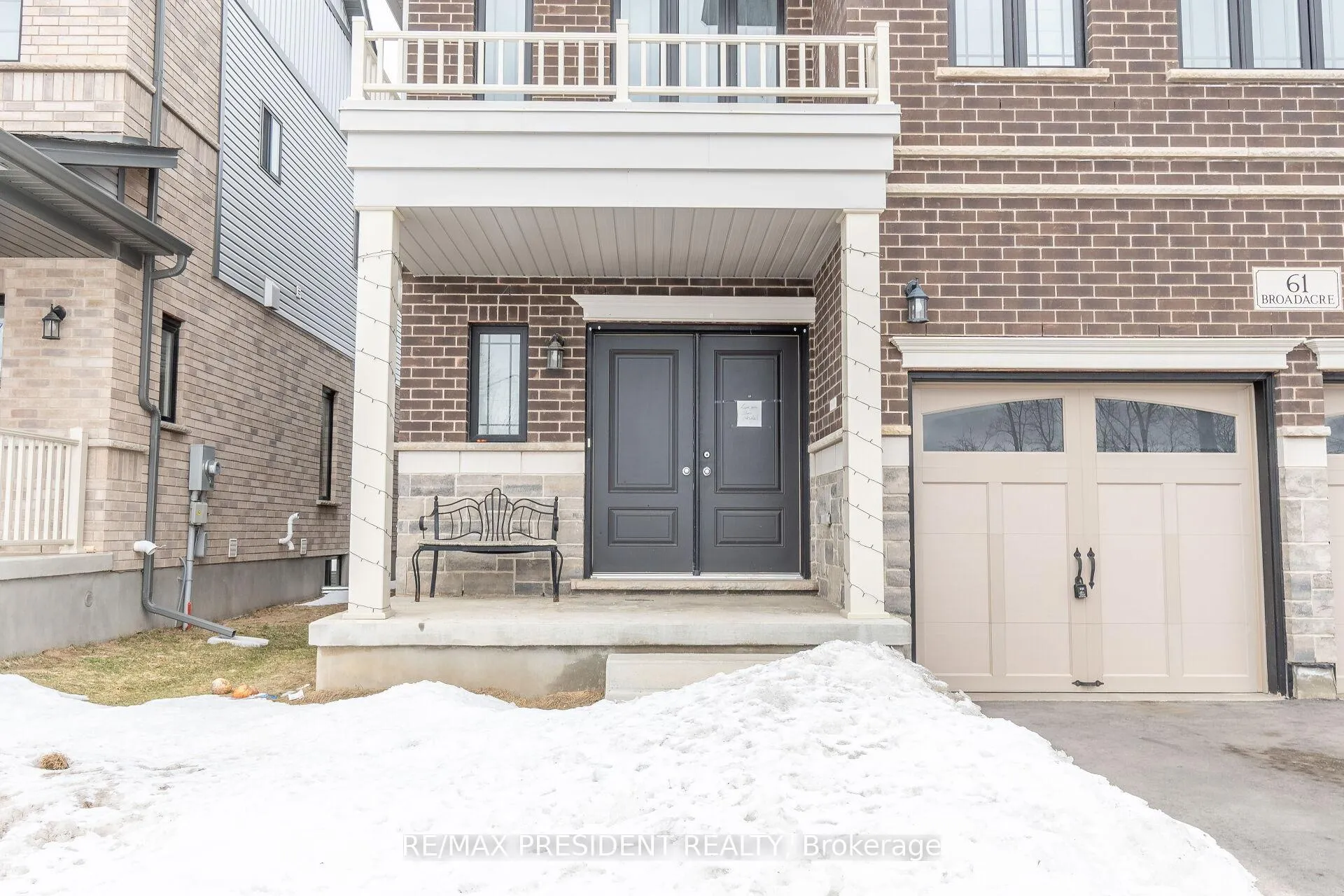Photo 2 of 61 Broadacre Drive, Kitchener — HOMEH