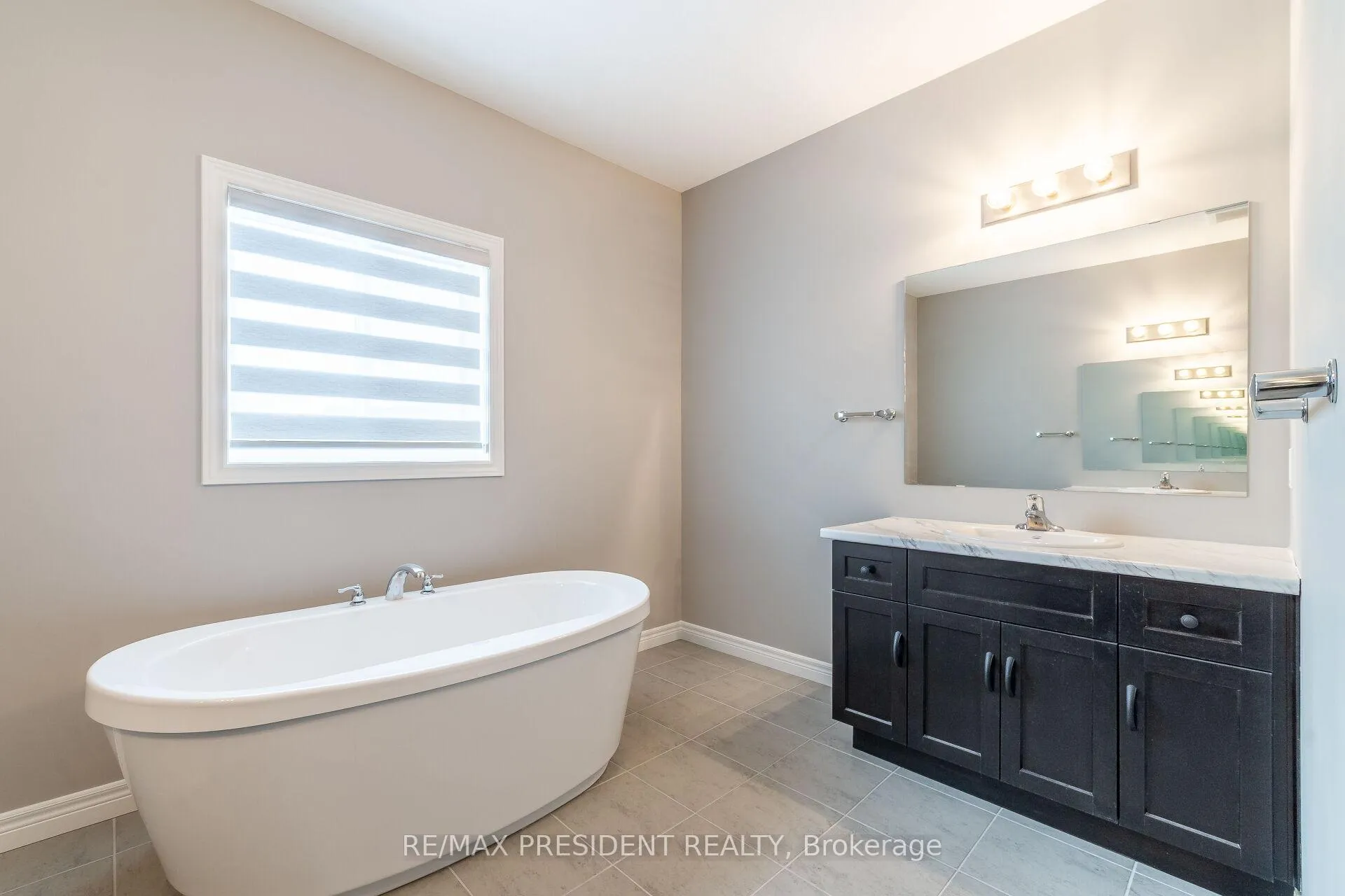Photo 25 of 61 Broadacre Drive, Kitchener — HOMEH