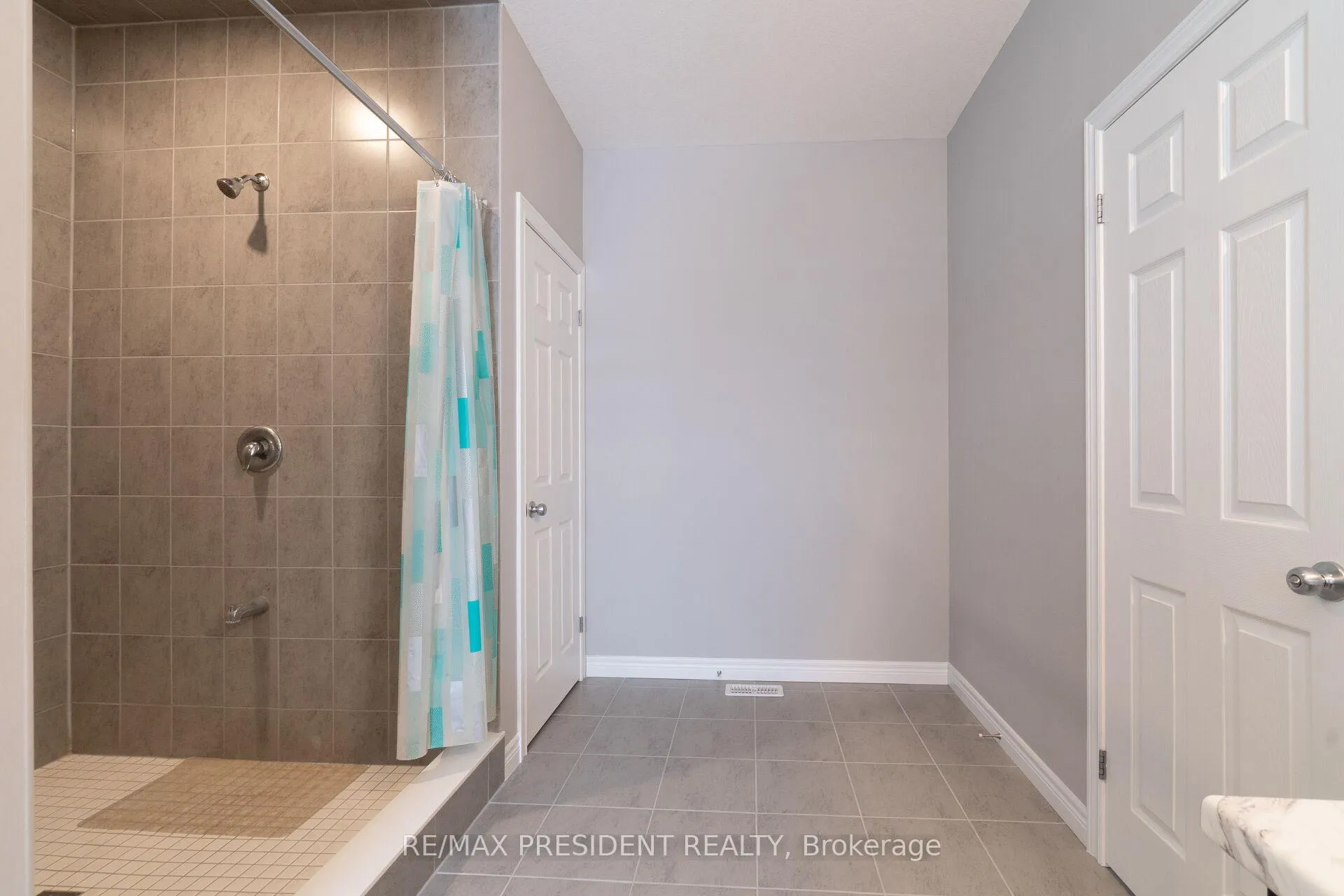 Photo 26 of 61 Broadacre Drive, Kitchener — HOMEH