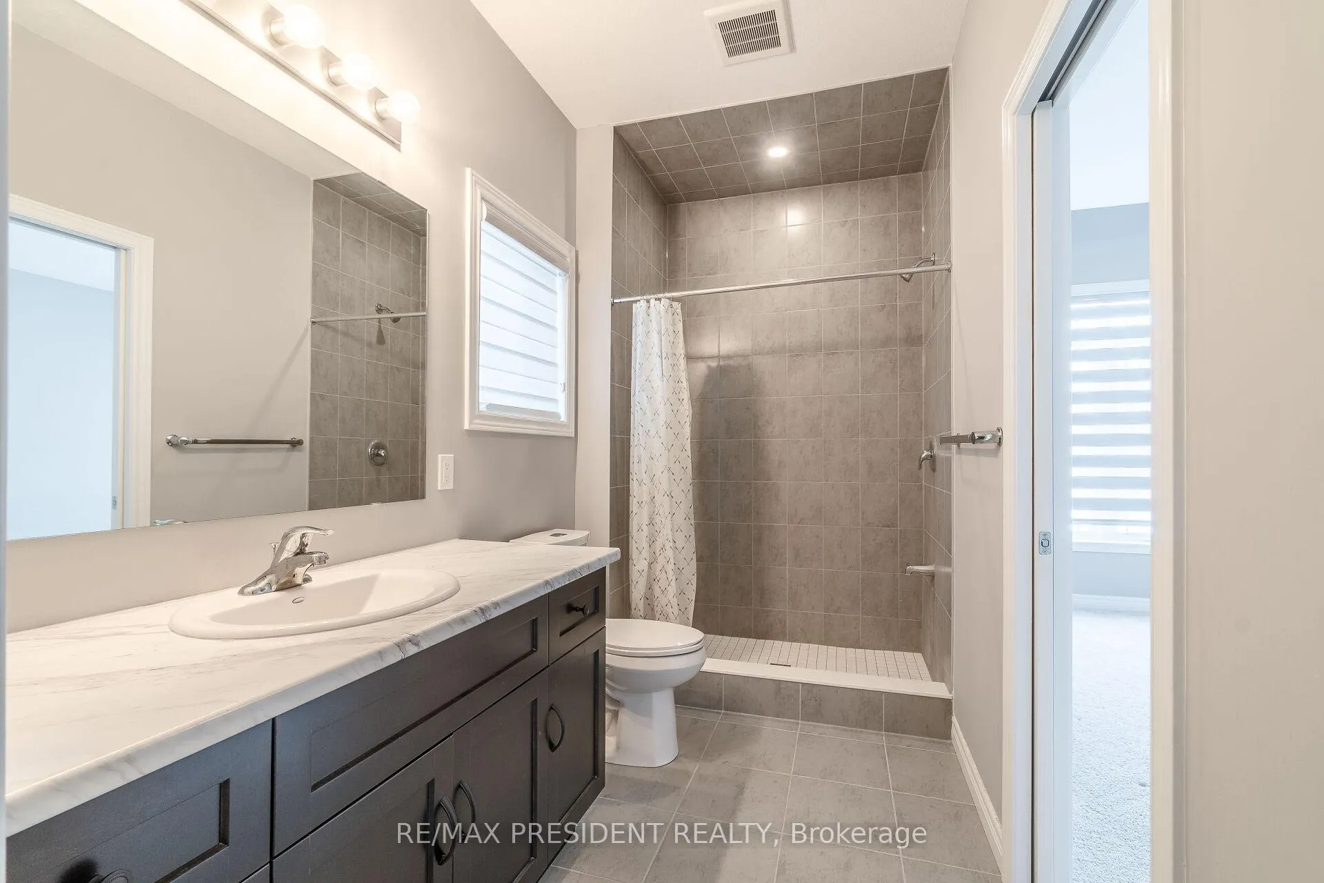Photo 33 of 61 Broadacre Drive, Kitchener — HOMEH