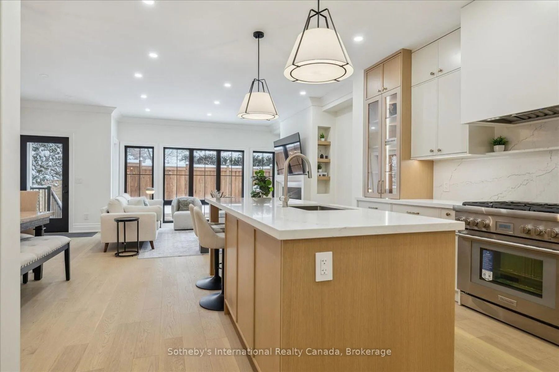 Photo 8 of 152 Chisholm Street, Oakville, Central — HOMEH