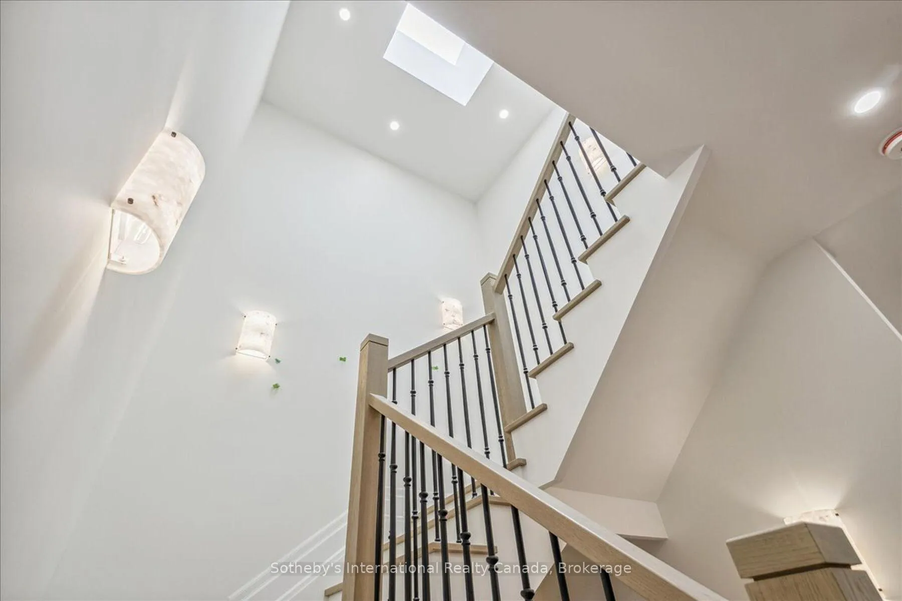 Photo 15 of 152 Chisholm Street, Oakville, Central — HOMEH