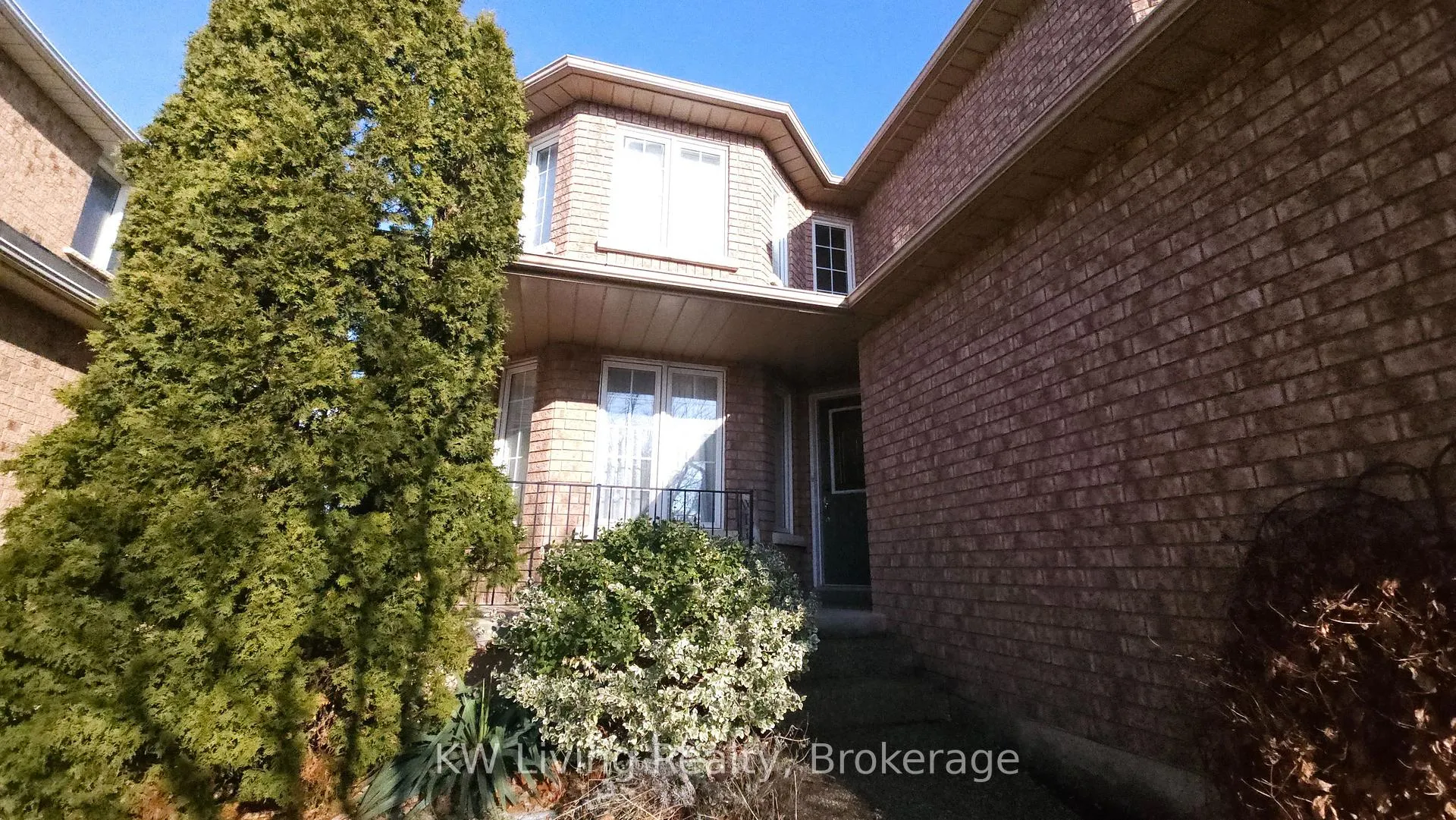 Photo 3 of 2413 East Gate Crescent, Oakville, River Oaks — HOMEH