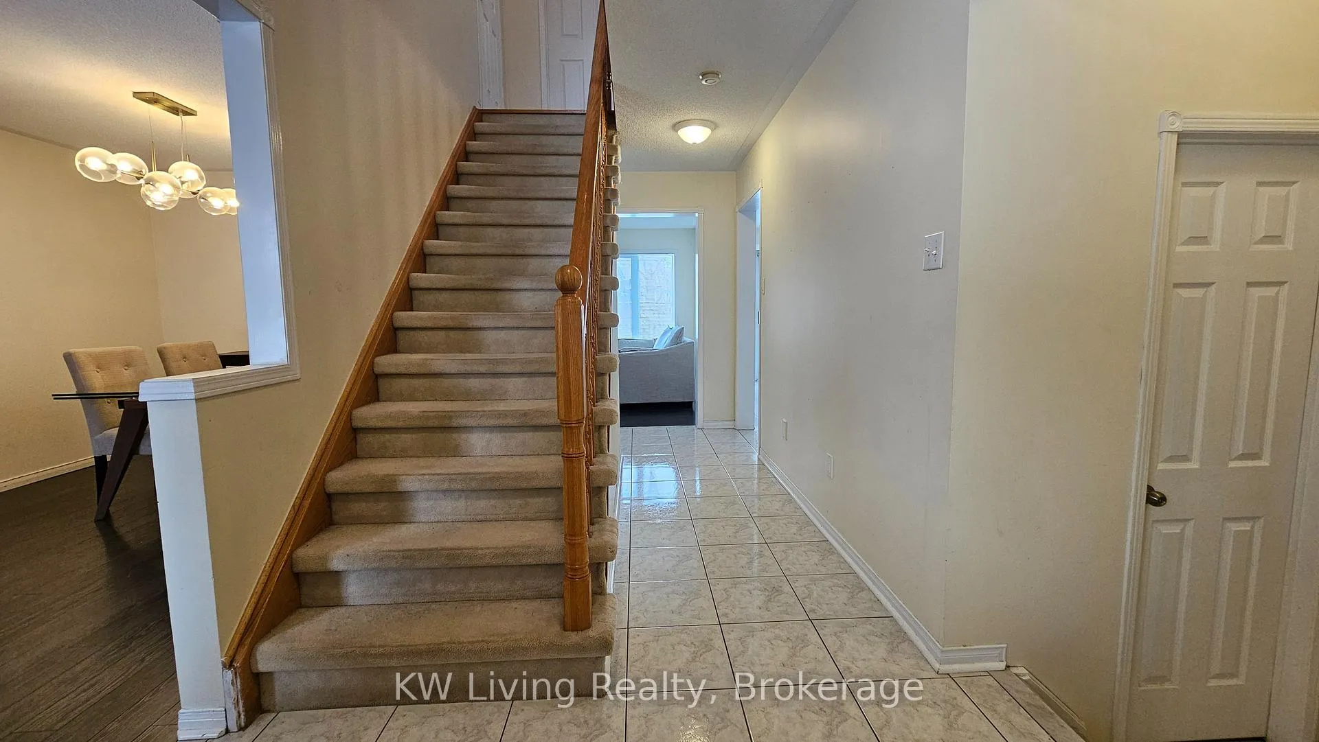 Photo 7 of 2413 East Gate Crescent, Oakville, River Oaks — HOMEH