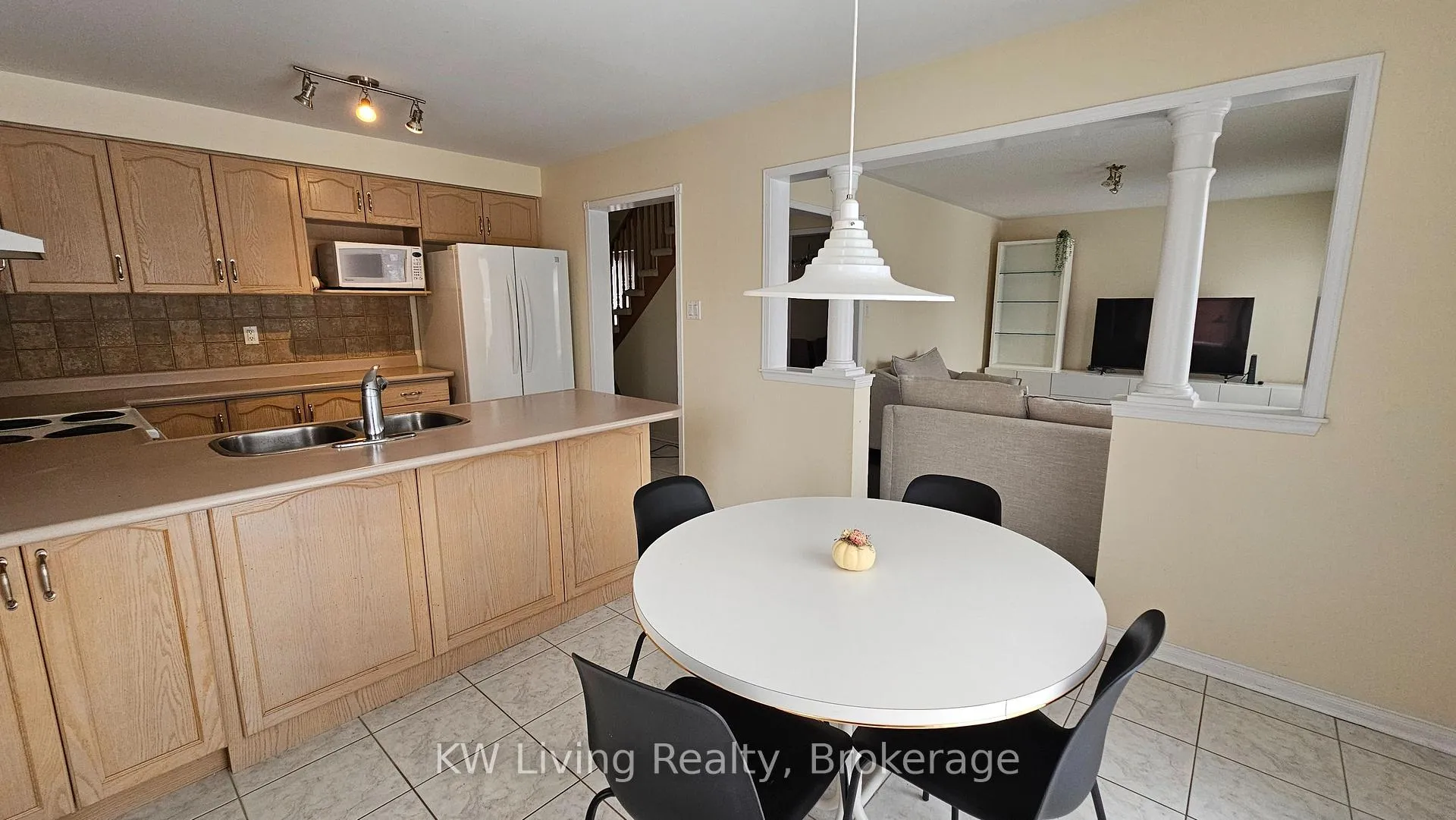 Photo 12 of 2413 East Gate Crescent, Oakville, River Oaks — HOMEH