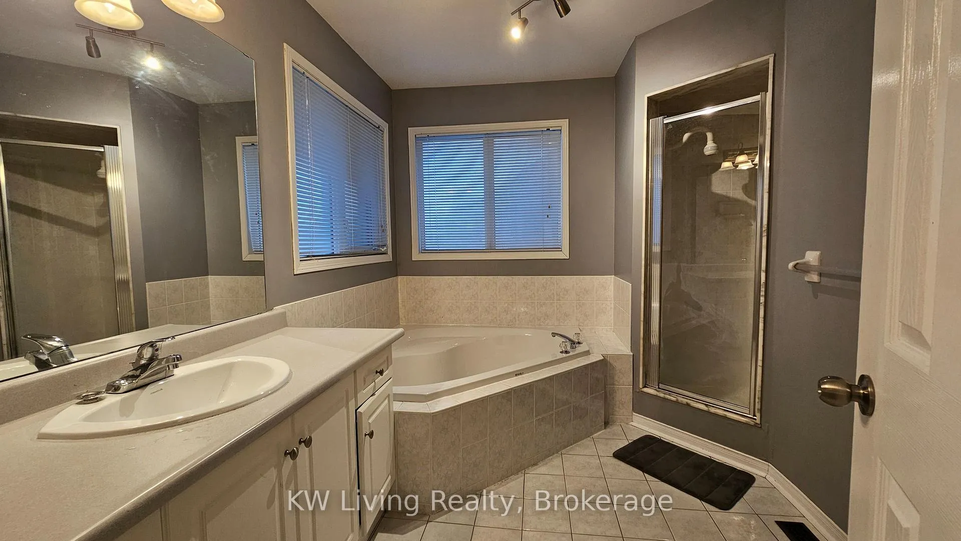 Photo 22 of 2413 East Gate Crescent, Oakville, River Oaks — HOMEH