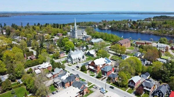 Photo 4 of 251 John Street N, Arnprior — HOMEH