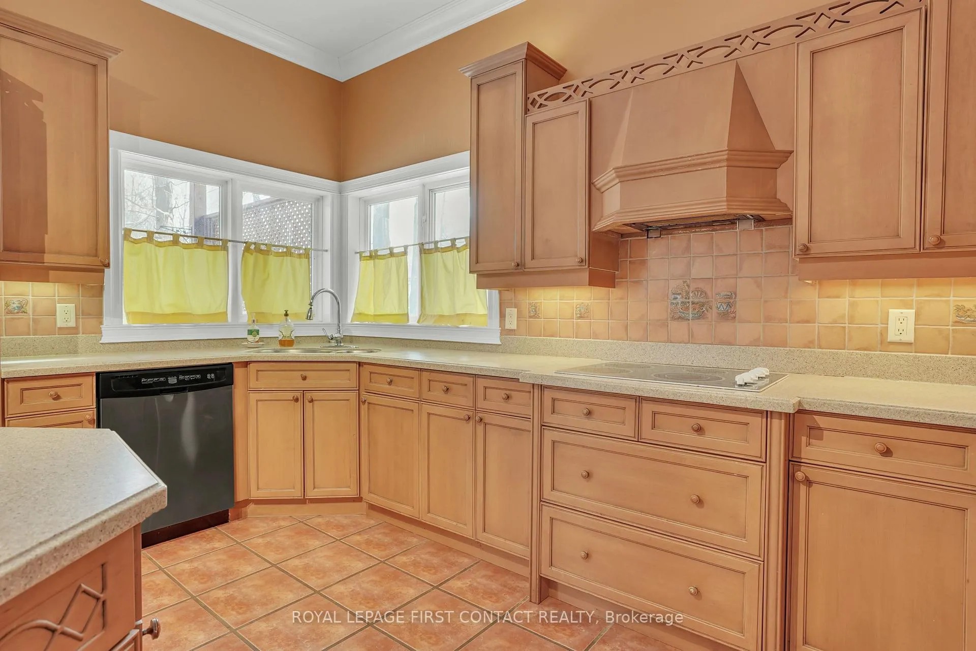 Photo 7 of 29 Glenhuron Drive, Springwater, Midhurst — HOMEH