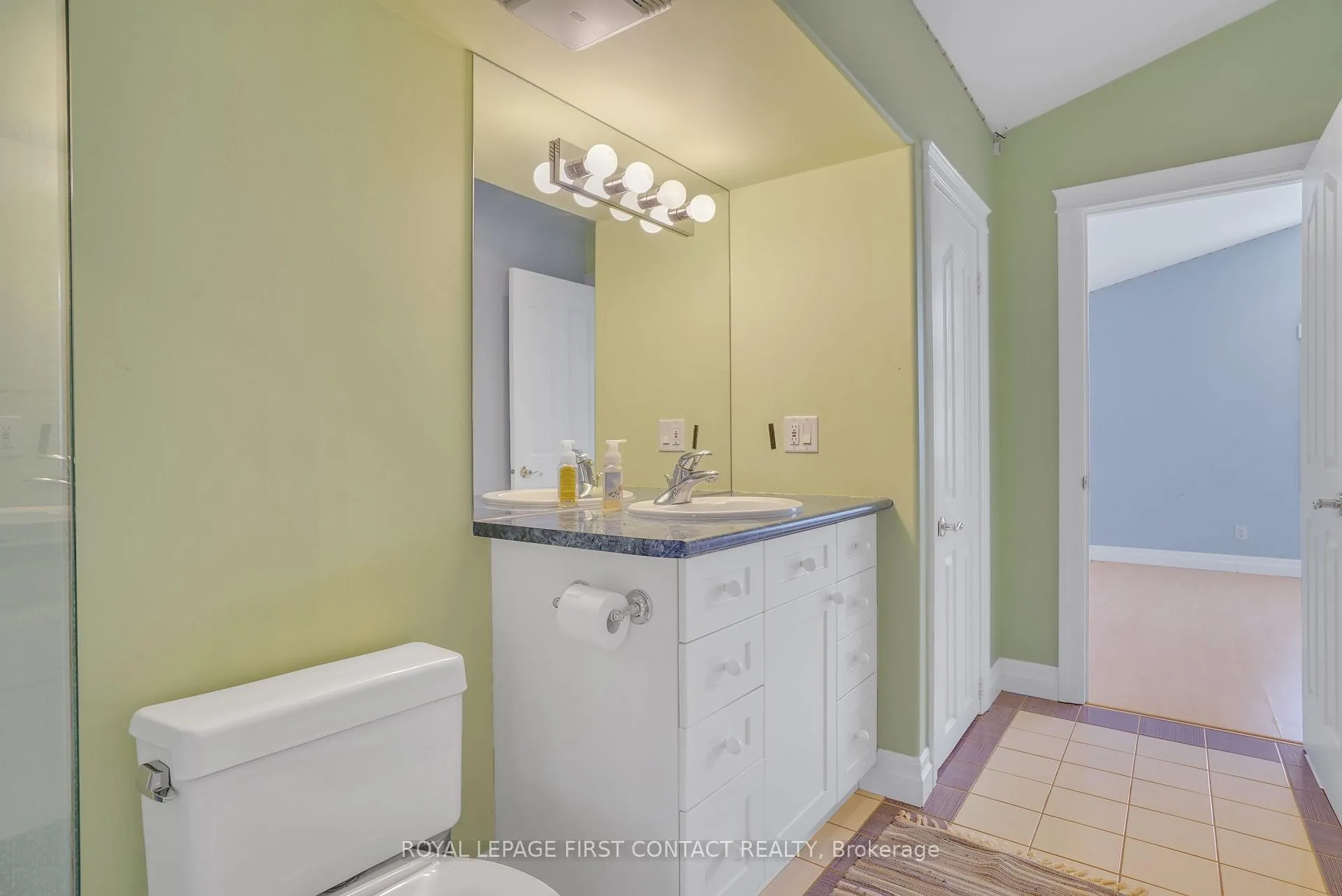 Photo 24 of 29 Glenhuron Drive, Springwater, Midhurst — HOMEH