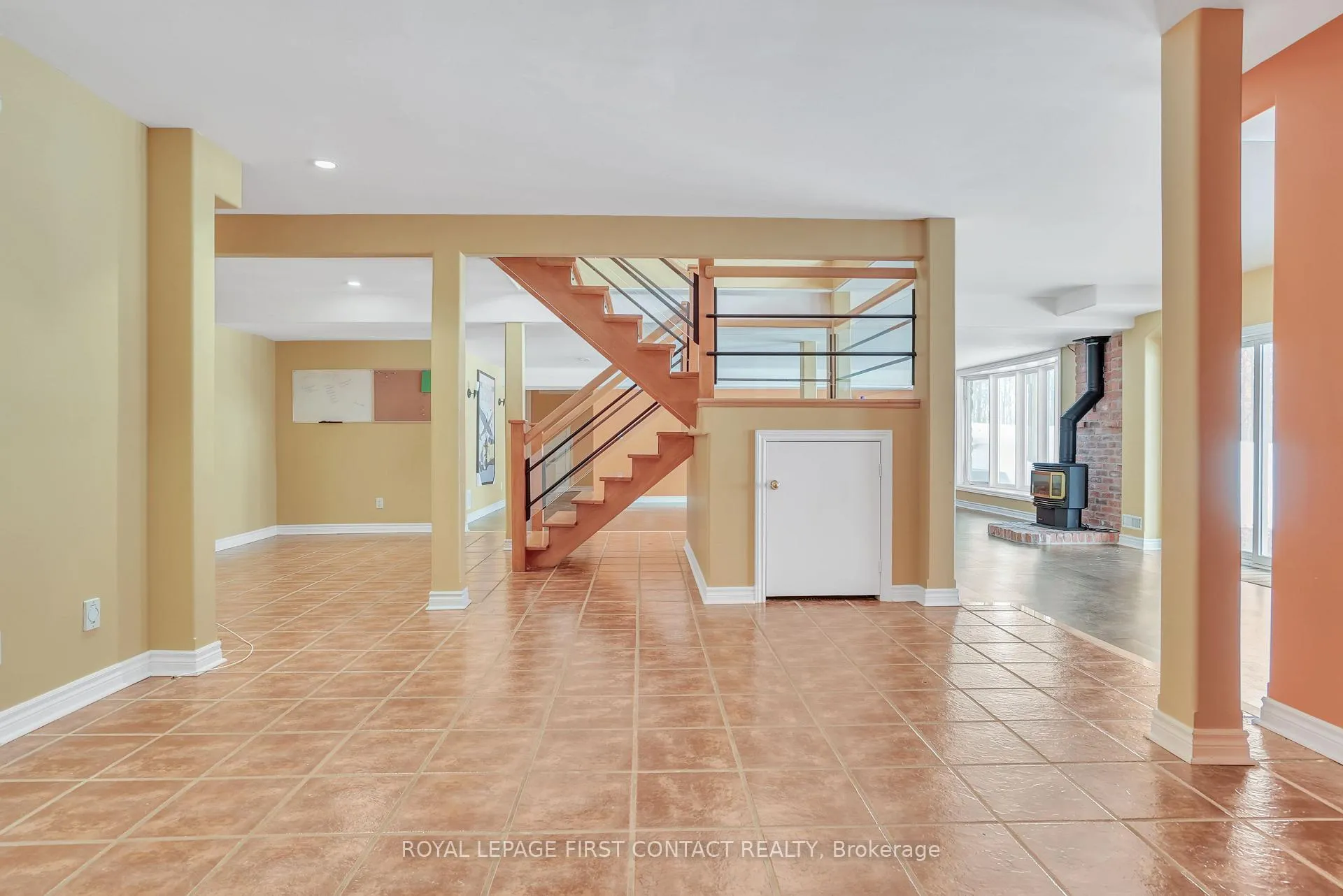 Photo 33 of 29 Glenhuron Drive, Springwater, Midhurst — HOMEH