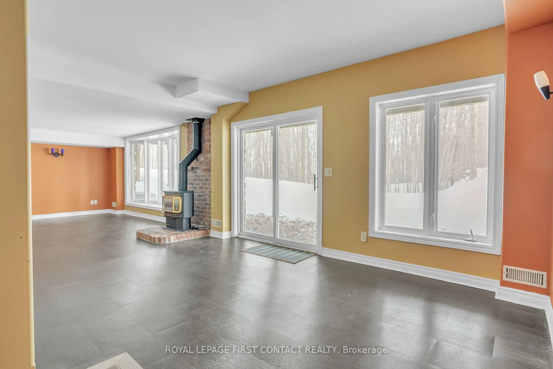 Photo 34 of 29 Glenhuron Drive, Springwater, Midhurst — HOMEH