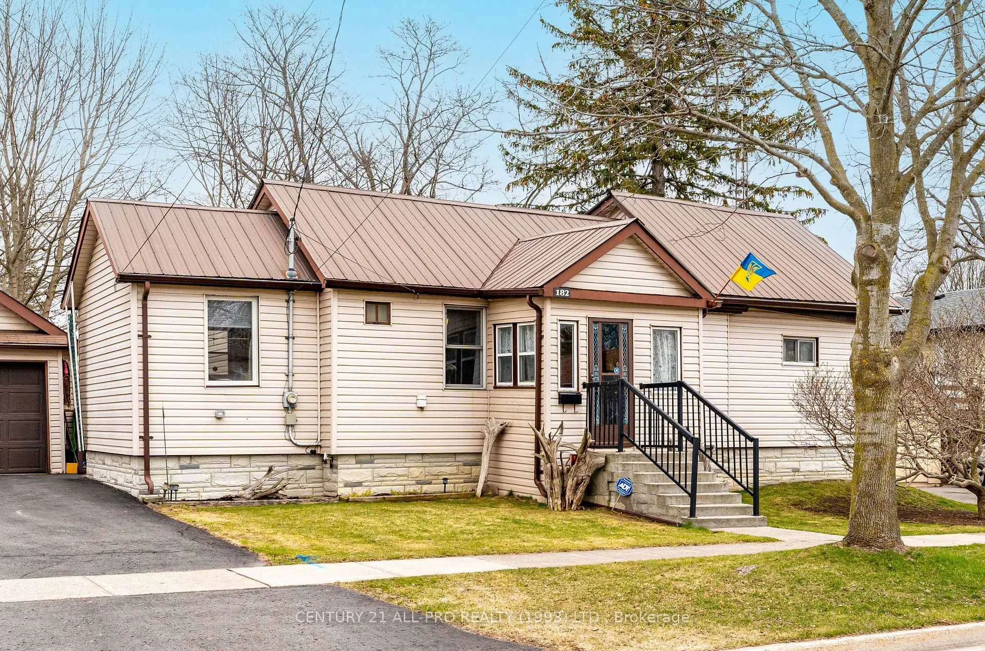 Photo 1 of 182 Forth Street, Cobourg — HOMEH