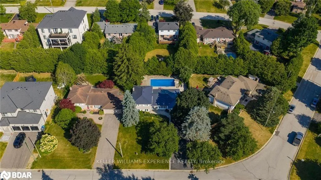 Photo 23 of 28 Larry Street, Caledon, Caledon East — HOMEH