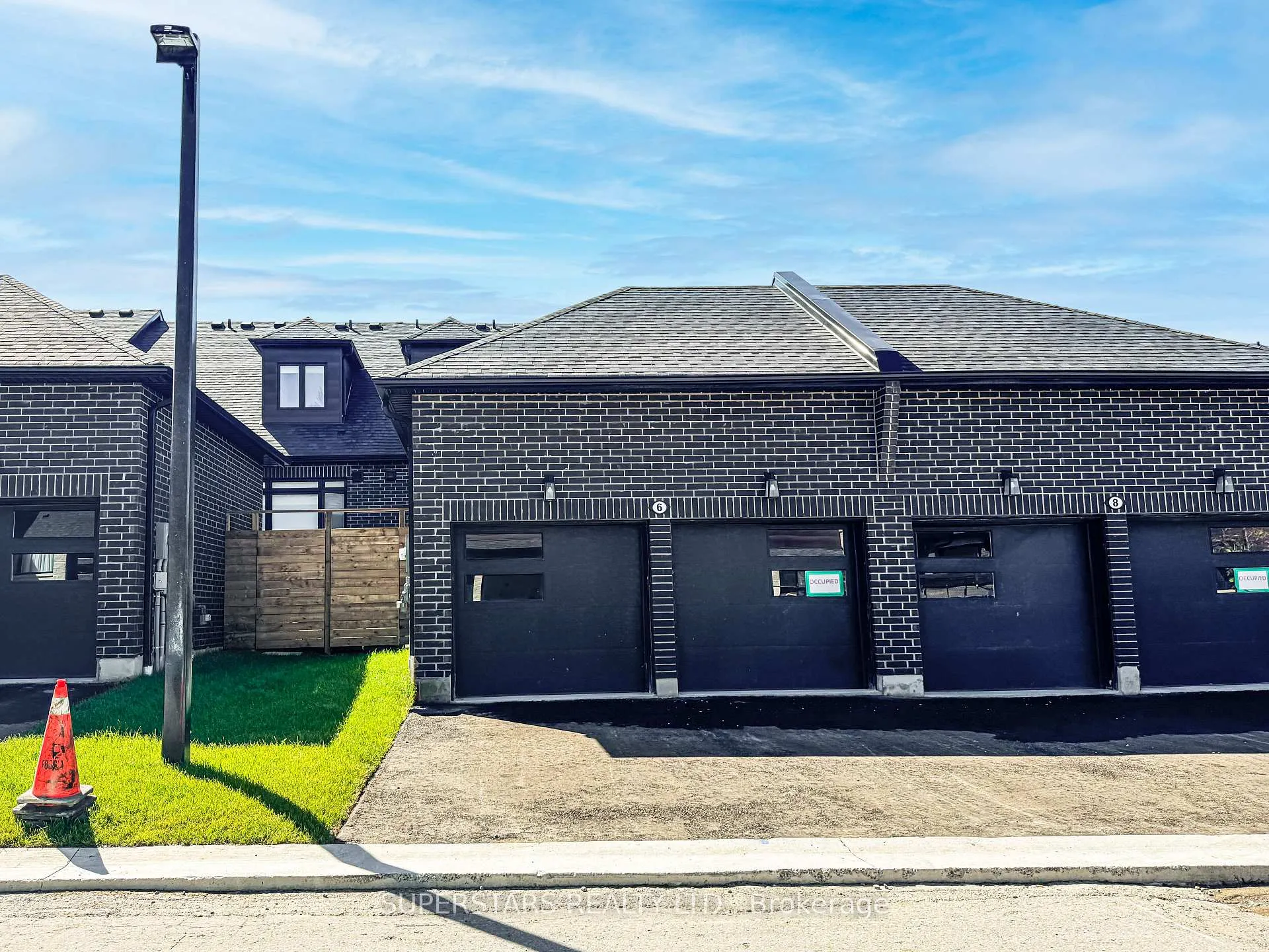 Photo 35 of 6 Vern Robertson Gate, Uxbridge — HOMEH