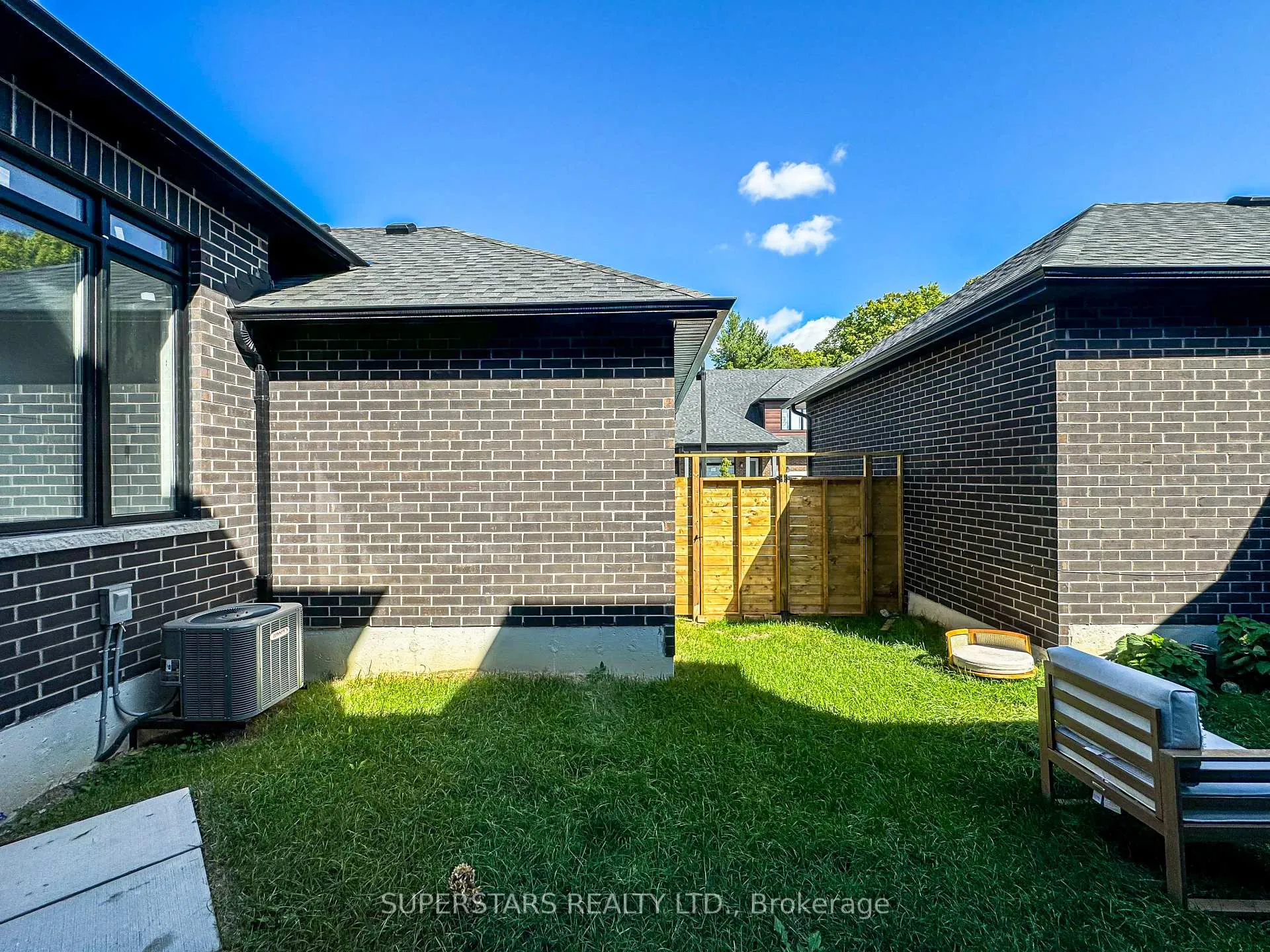 Photo 36 of 6 Vern Robertson Gate, Uxbridge — HOMEH