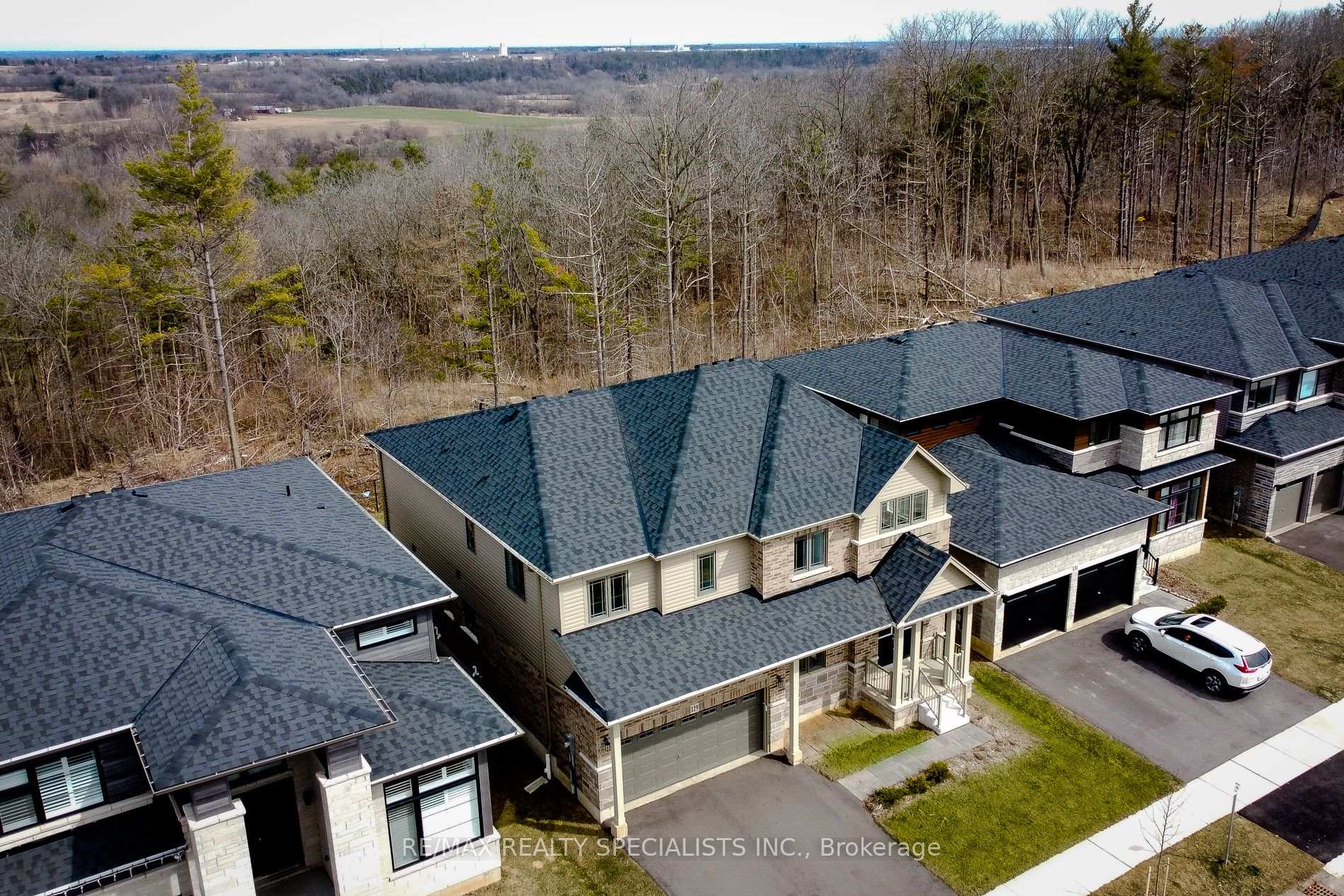 Photo 5 of 129 Court Drive, Brant, Paris — HOMEH