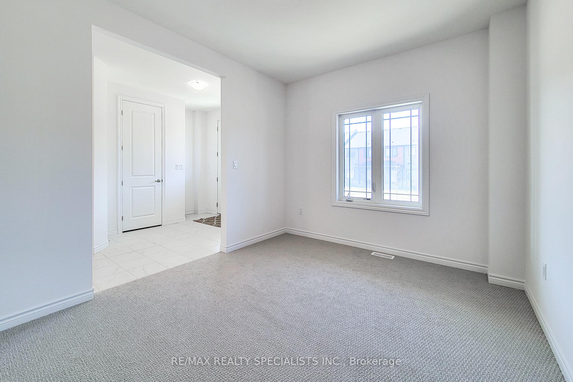 Photo 10 of 129 Court Drive, Brant, Paris — HOMEH