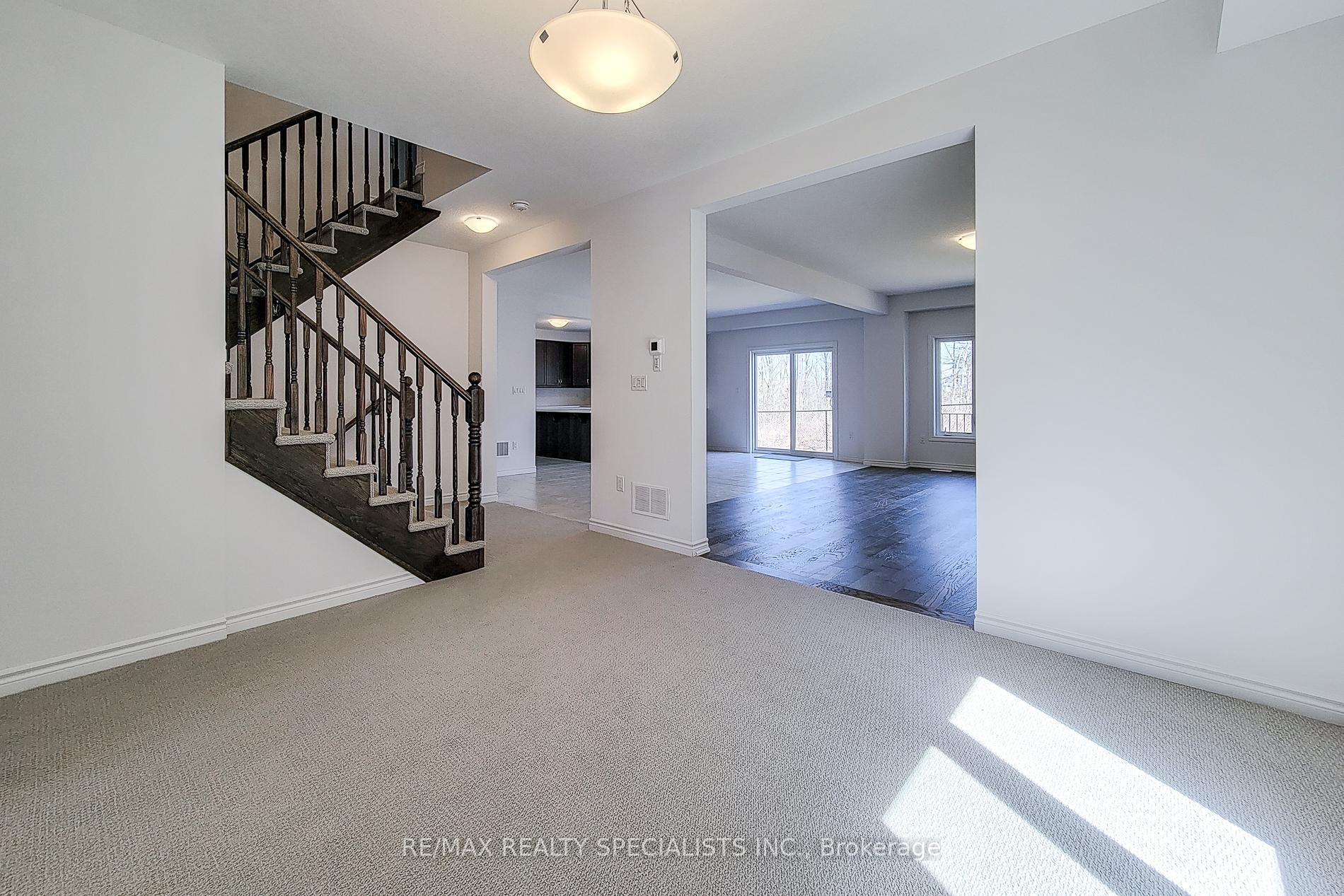 Photo 12 of 129 Court Drive, Brant, Paris — HOMEH