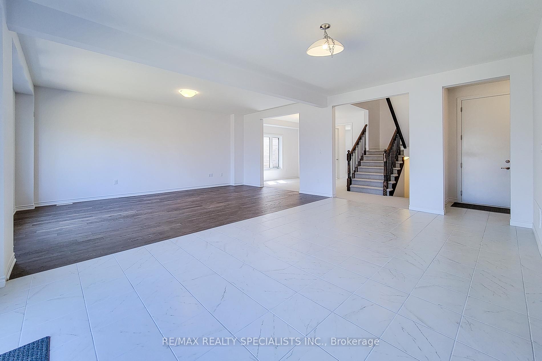 Photo 13 of 129 Court Drive, Brant, Paris — HOMEH