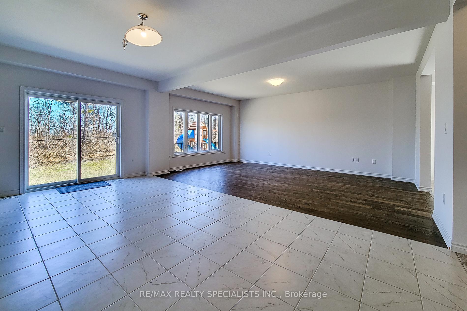 Photo 15 of 129 Court Drive, Brant, Paris — HOMEH